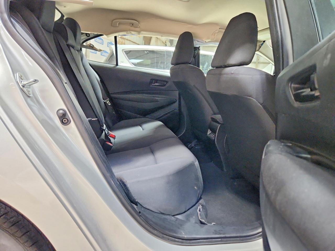 2025 Toyota Corolla Le Silver vin: 5YFB4MDE7SP333136