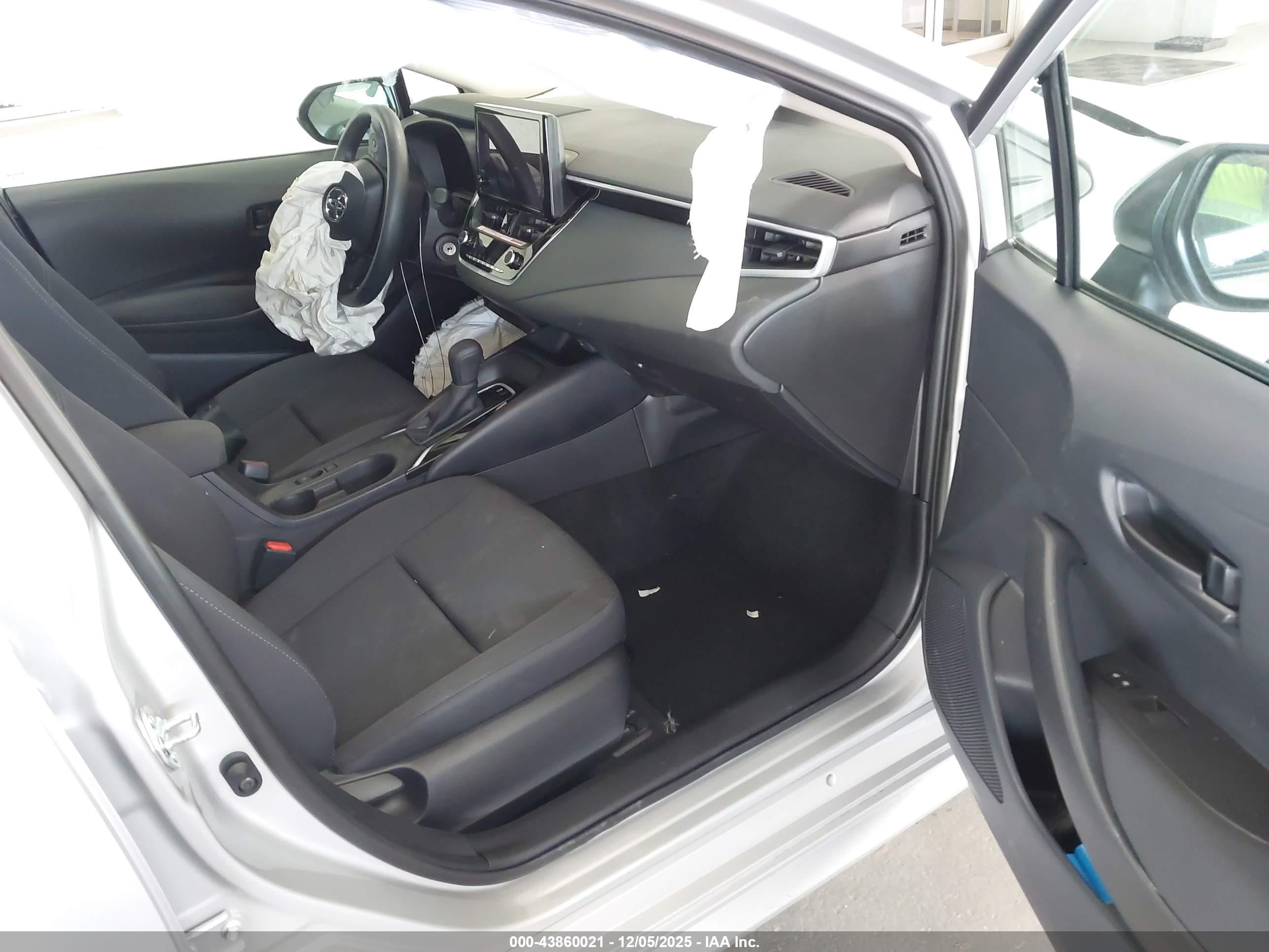 2026 Toyota Corolla Le Серебряный vin: 5YFB4MDE7TP381575
