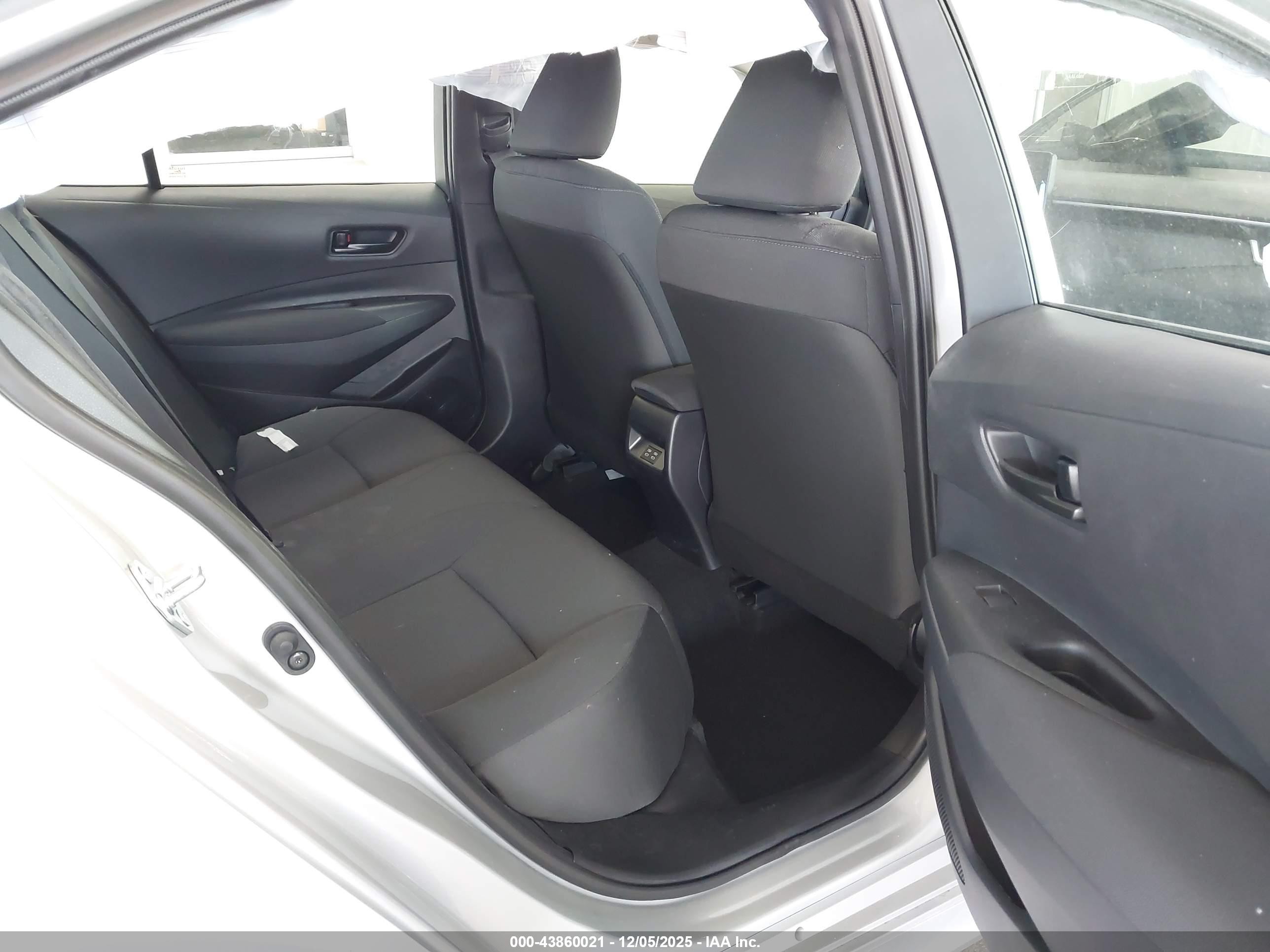2026 Toyota Corolla Le Серебряный vin: 5YFB4MDE7TP381575