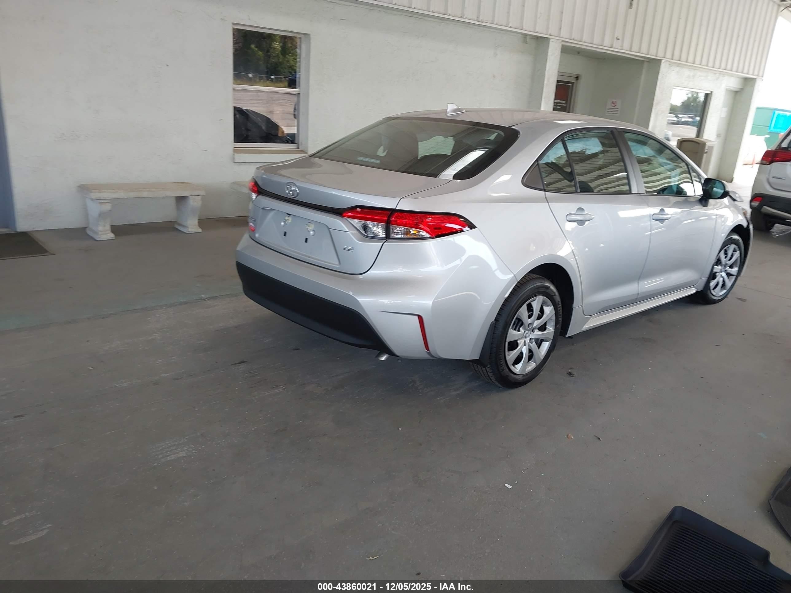 2026 Toyota Corolla Le Серебряный vin: 5YFB4MDE7TP381575