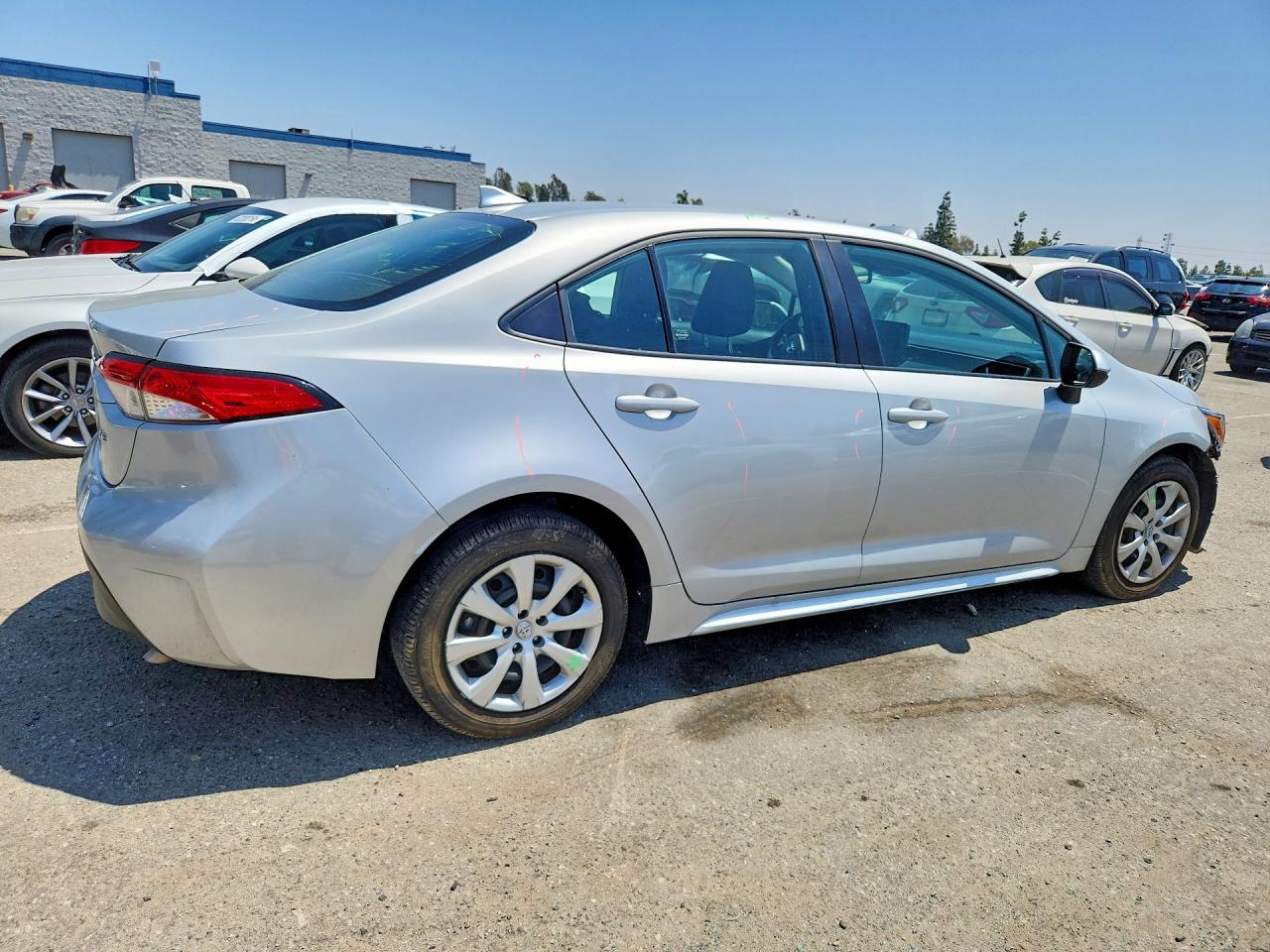 2025 Toyota Corolla Le Silver vin: 5YFB4MDE8SP248614
