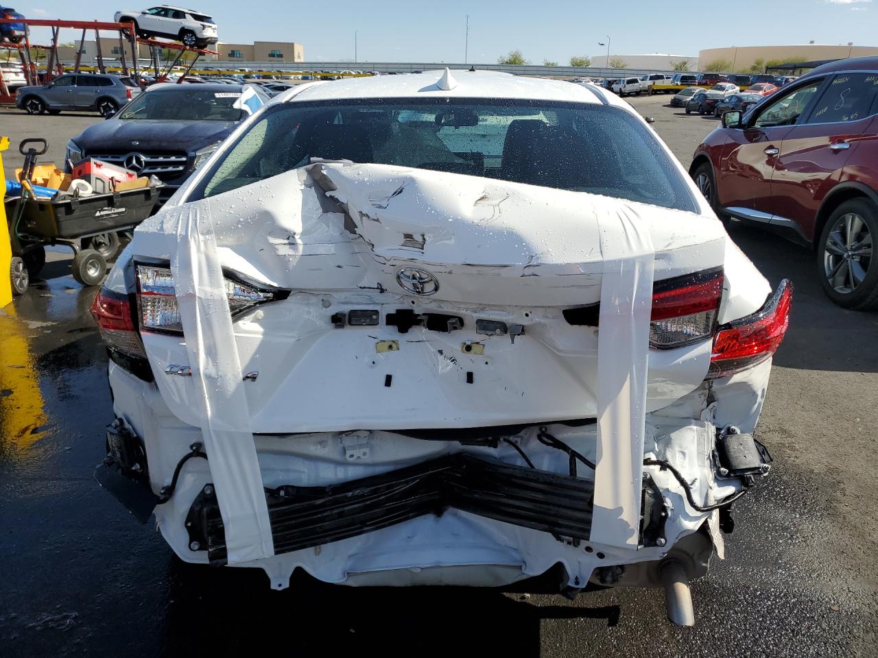 2026 Toyota Corolla Le Белый vin: 5YFB4MDE8TP381309 Damage: Deck Lid, Severe Damage, Replacement Required