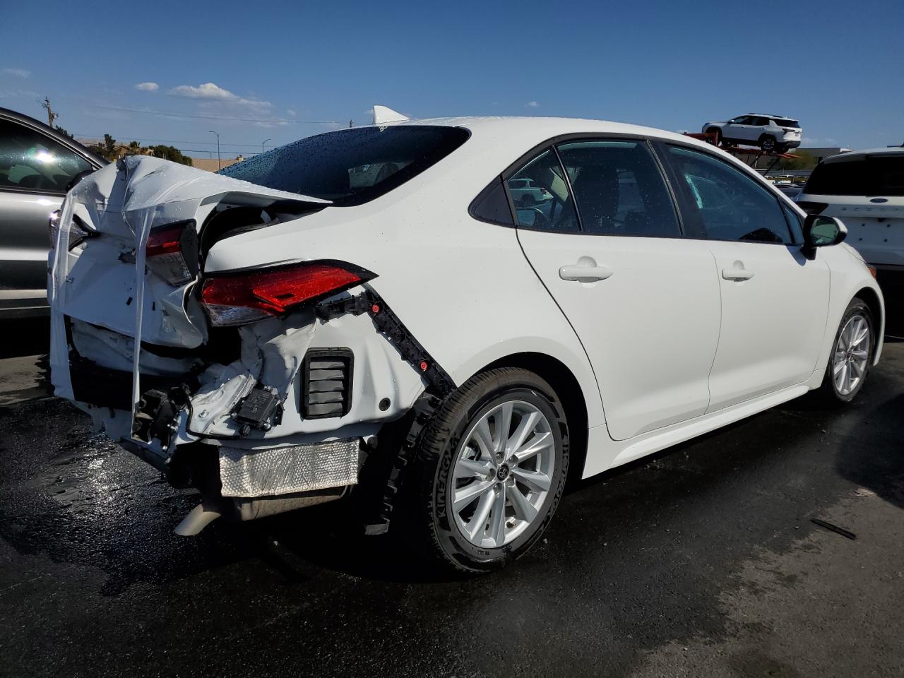 2026 Toyota Corolla Le Белый vin: 5YFB4MDE8TP381309 Damage: Right Qtr Panel, Dent(S) W/ Paint Dmg, 3 To 4 Inches