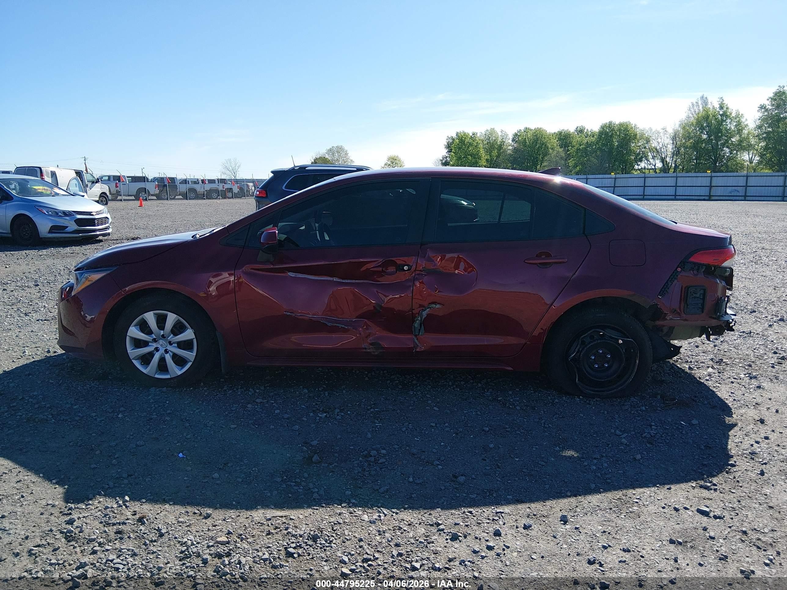 2026 Toyota Corolla Le Maroon vin: 5YFB4MDE8TP406838