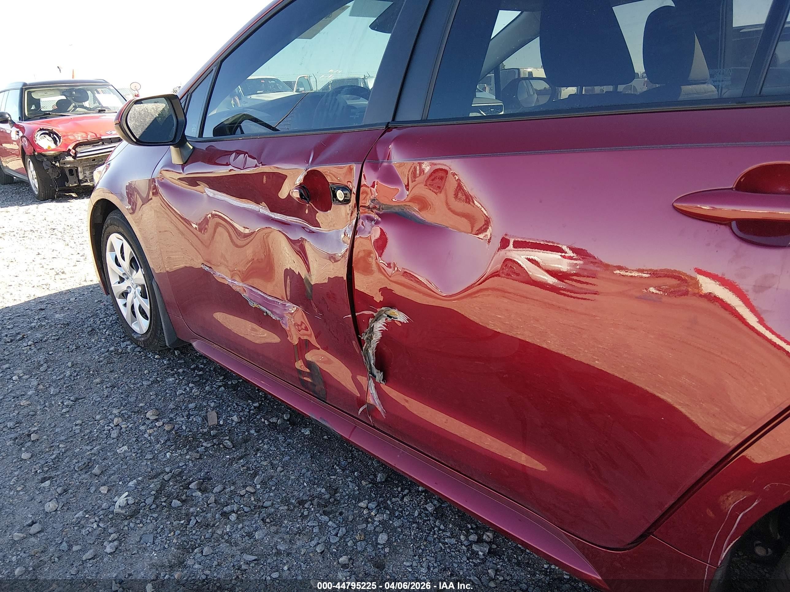2026 Toyota Corolla Le Maroon vin: 5YFB4MDE8TP406838
