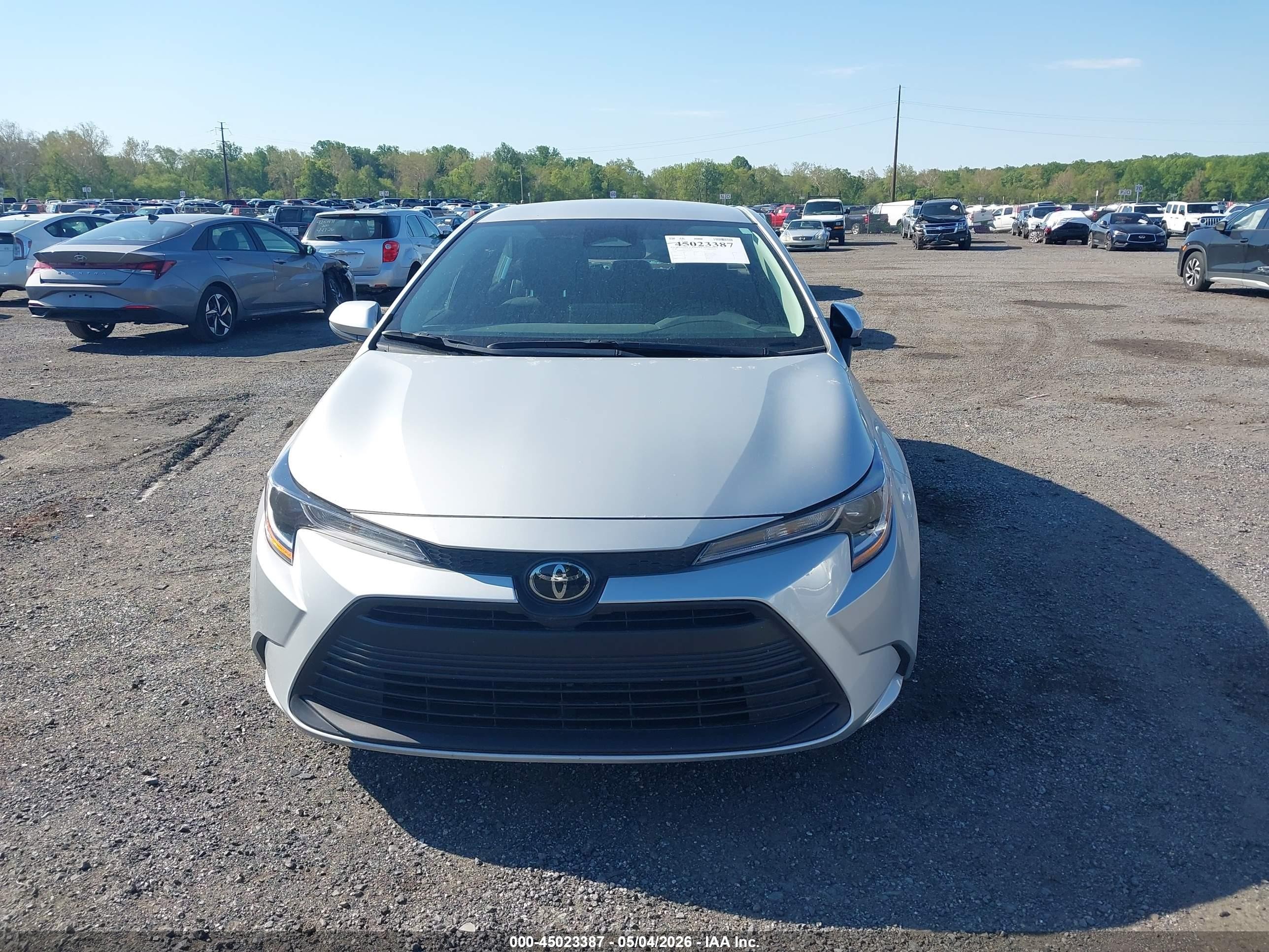 2026 Toyota Corolla Le Silver vin: 5YFB4MDE9TP378029