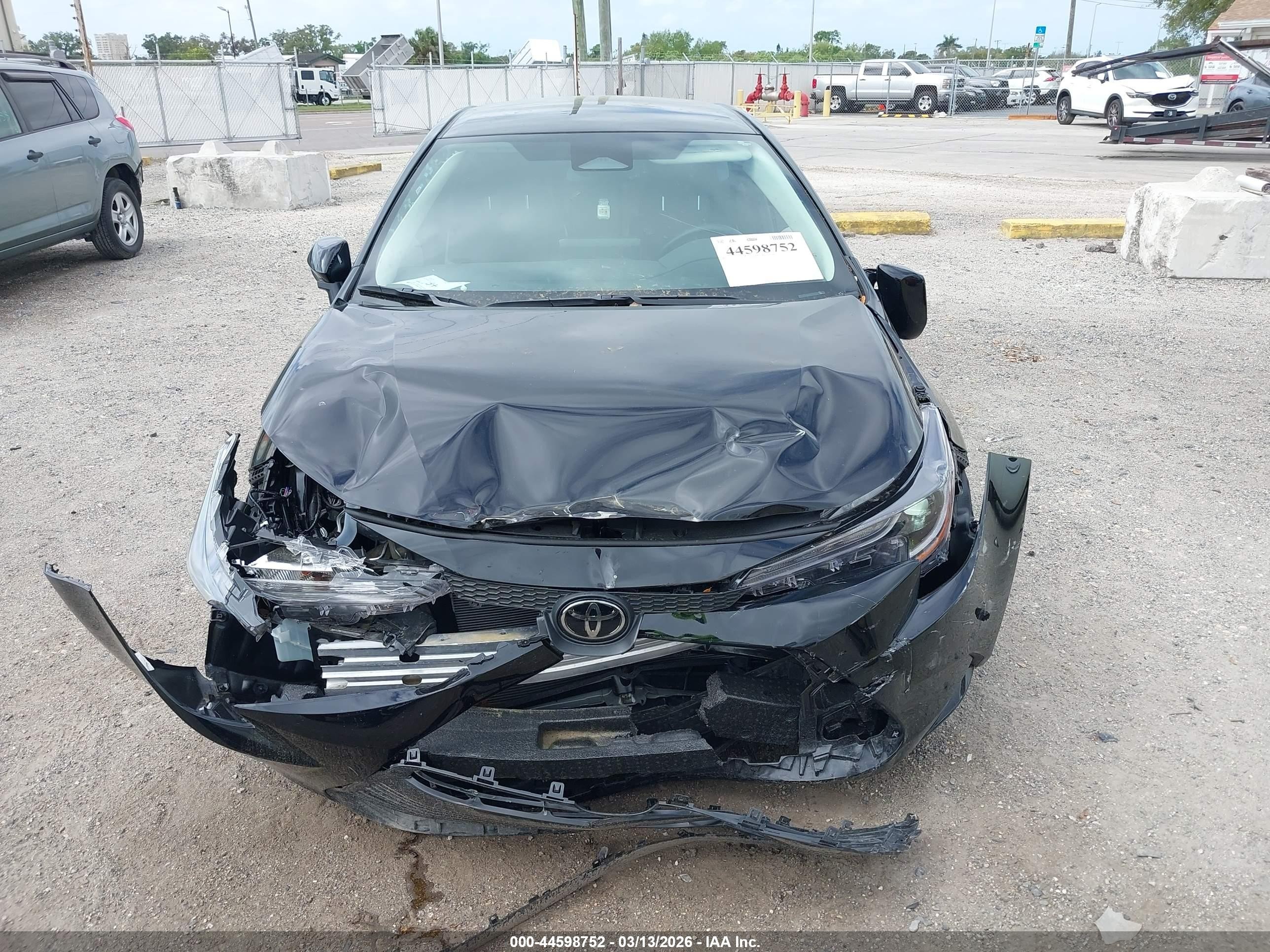 2026 Toyota Corolla Le Black vin: 5YFB4MDE9TP400045
