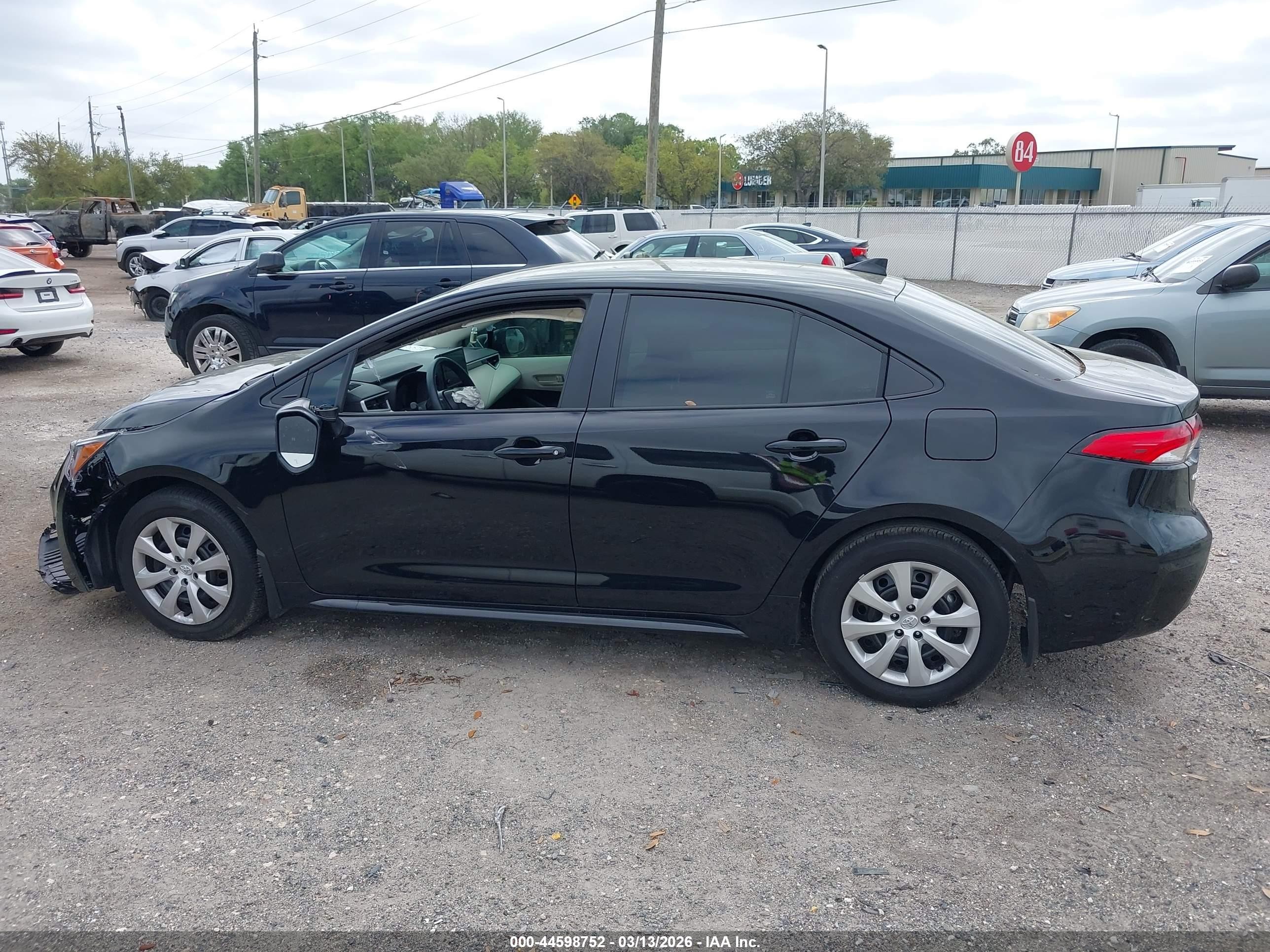 2026 Toyota Corolla Le Black vin: 5YFB4MDE9TP400045