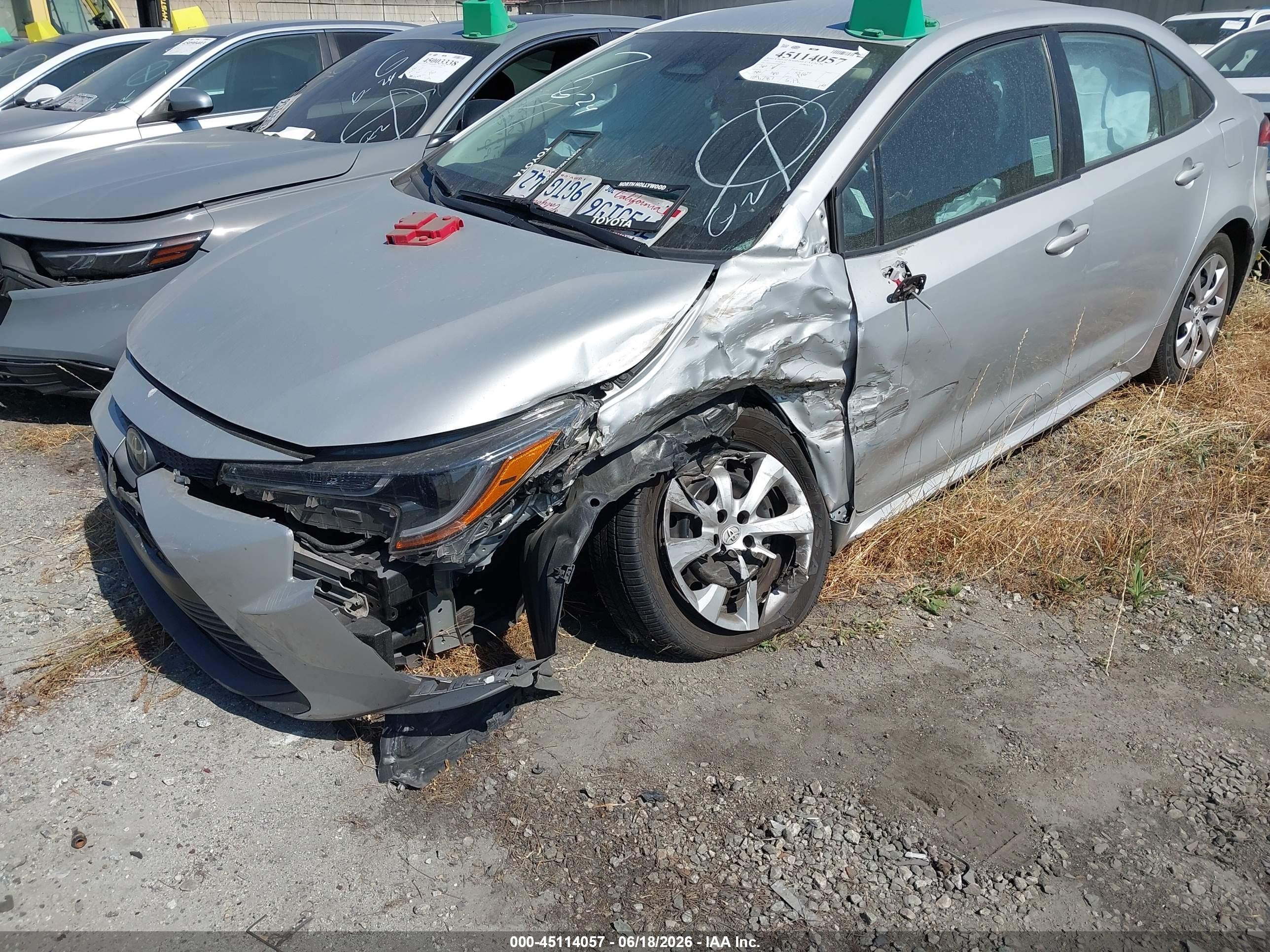 2023 Toyota Corolla Le Серебряный vin: 5YFB4MDEXPP055825
