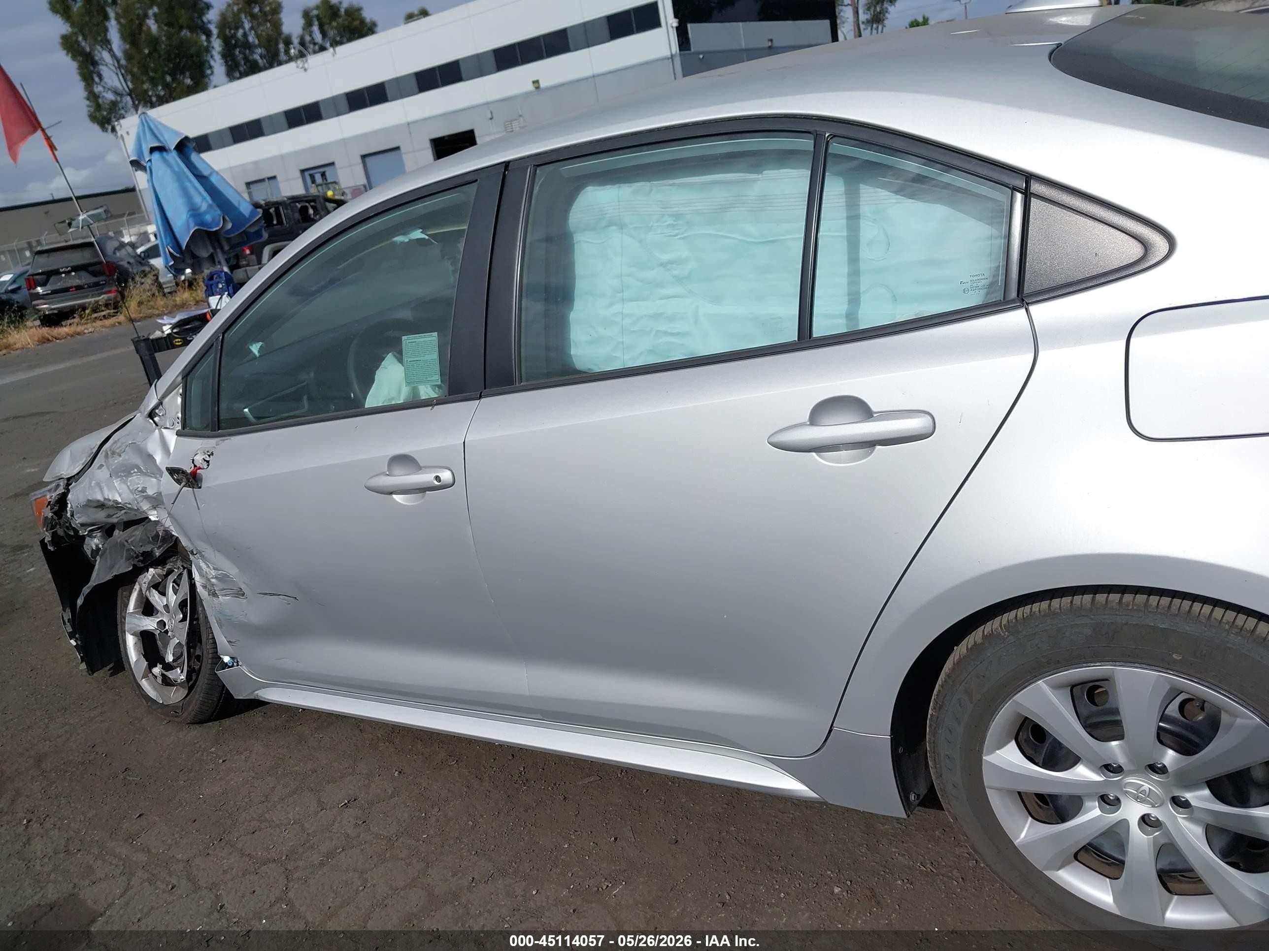 2023 Toyota Corolla Le Серебряный vin: 5YFB4MDEXPP055825
