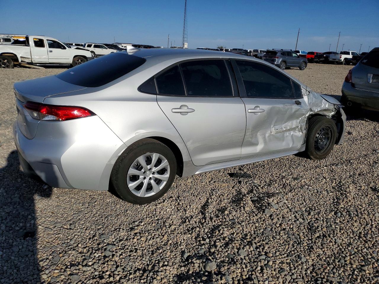 2023 Toyota Corolla Le Silver vin: 5YFB4MDEXPP060510