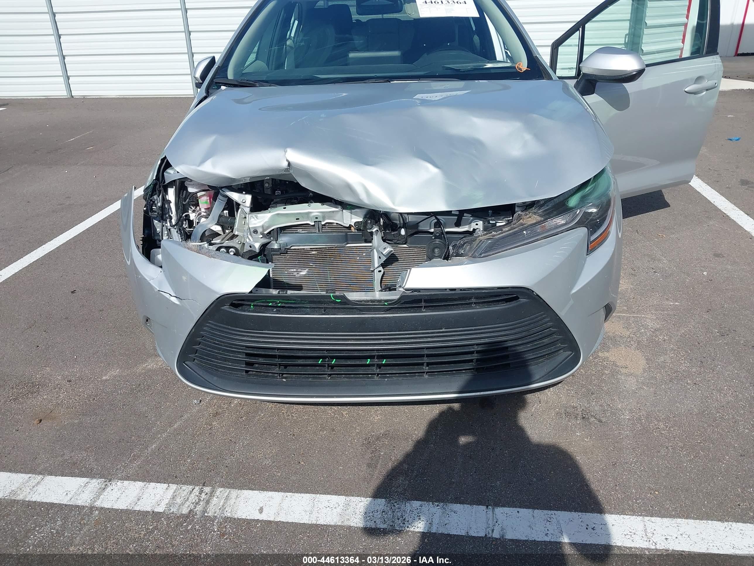2025 Toyota Corolla Le Silver vin: 5YFB4MDEXSP267875