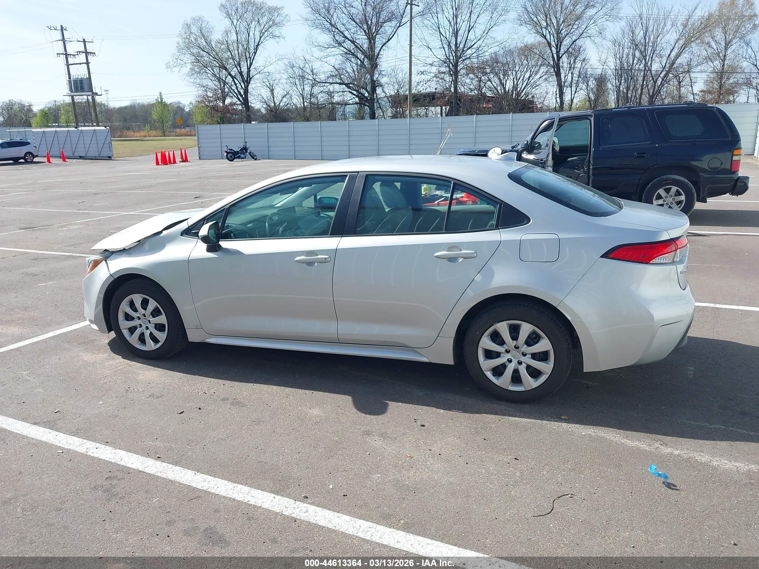 2025 Toyota Corolla Le Silver vin: 5YFB4MDEXSP267875