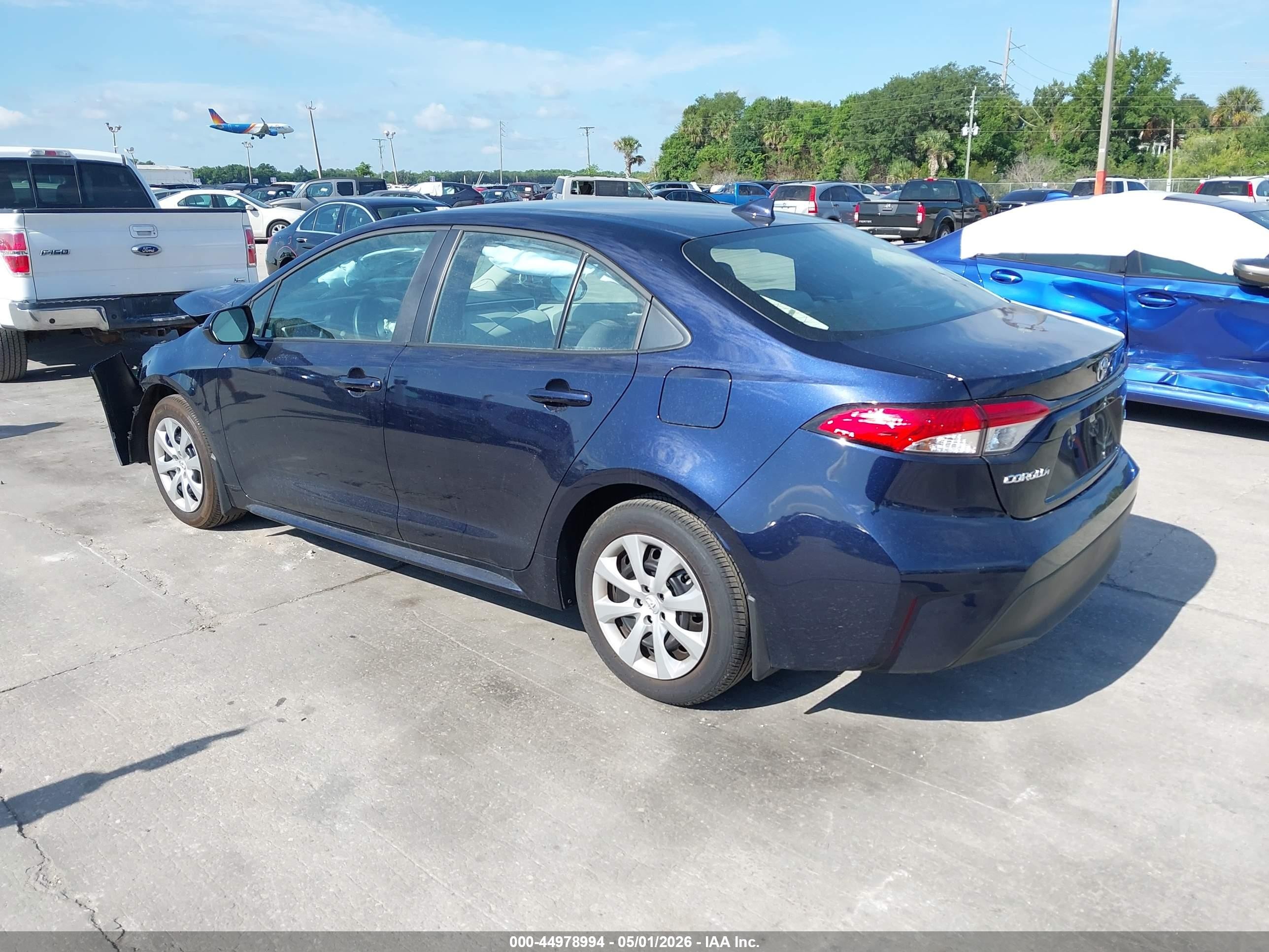 2025 Toyota Corolla Le Blue vin: 5YFB4MDEXSP335818
