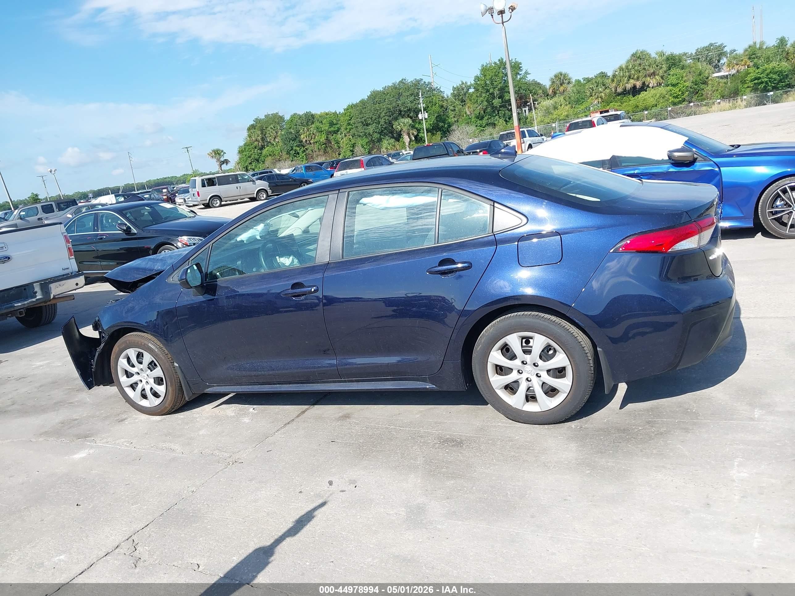 2025 Toyota Corolla Le Blue vin: 5YFB4MDEXSP335818