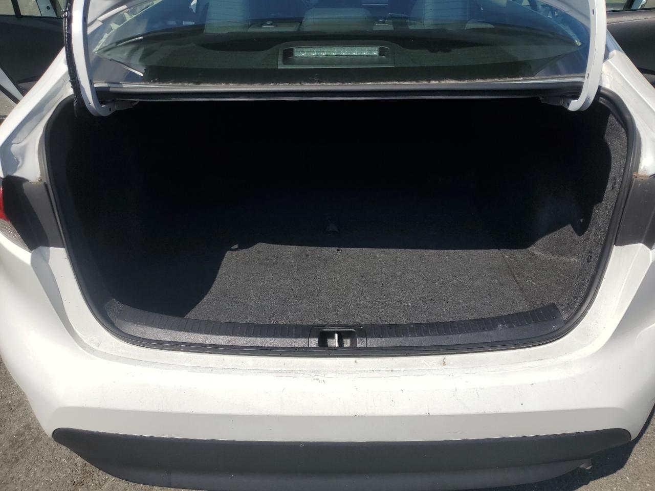 2025 Toyota Corolla Le White vin: 5YFB4MDEXSP336824 Damage: Rear Bumper, Multiple Scratches Heavy, 2