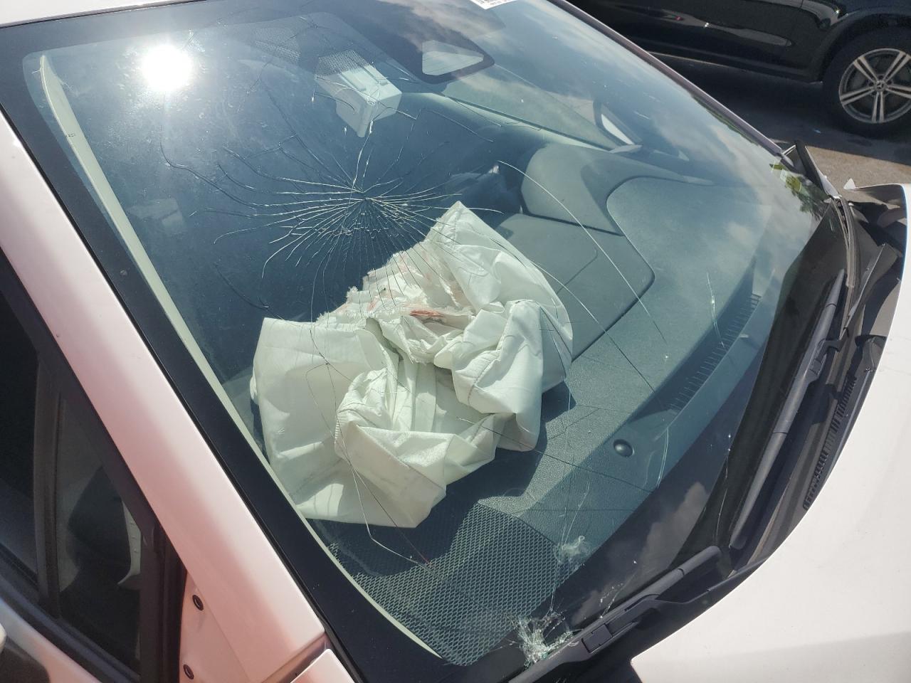 2025 Toyota Corolla Le White vin: 5YFB4MDEXSP336824 Damage: Windshield, Broken, Replacement Required