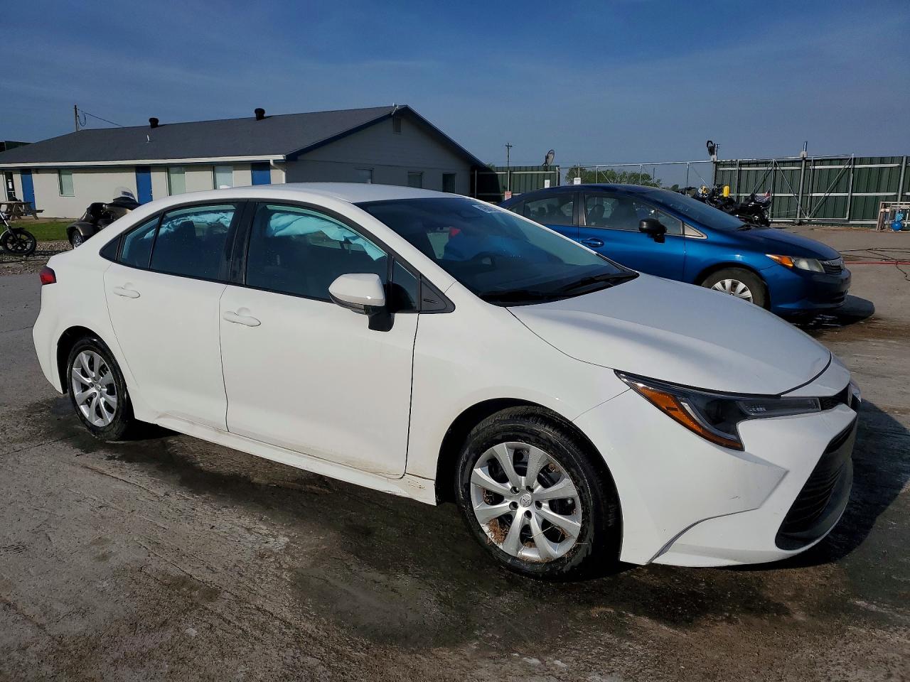 2026 Toyota Corolla Le White vin: 5YFB4MDEXTP405870