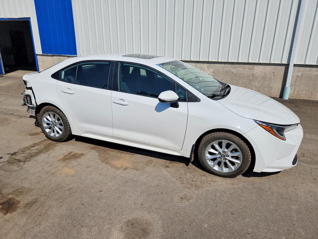 2020 Toyota Corolla Le White vin: 5YFBPRBE1LP036386