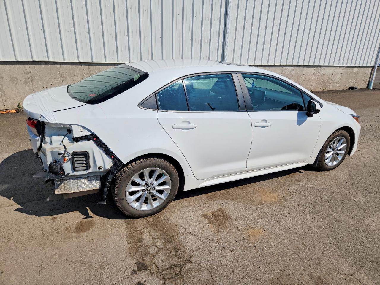 2020 Toyota Corolla Le White vin: 5YFBPRBE1LP036386