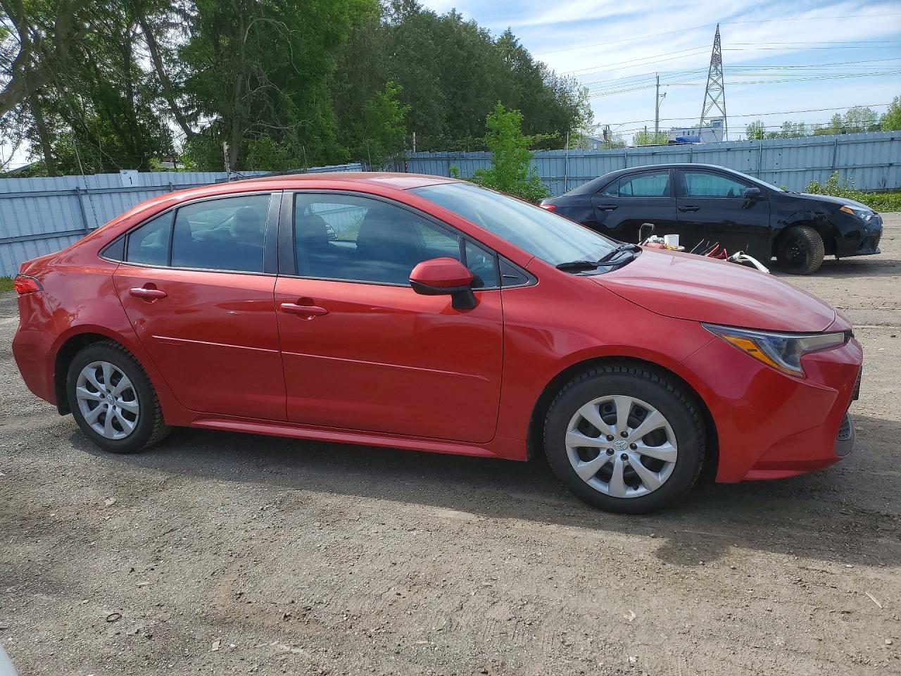 2020 Toyota Corolla Le Red vin: 5YFBPRBE5LP114409