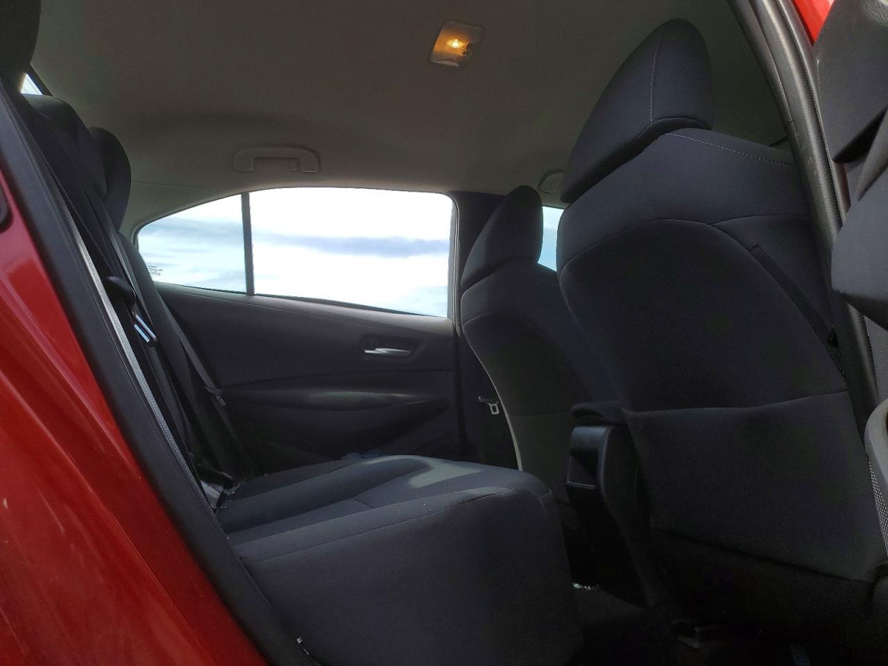 2020 Toyota Corolla Le Red vin: 5YFBPRBE5LP114409