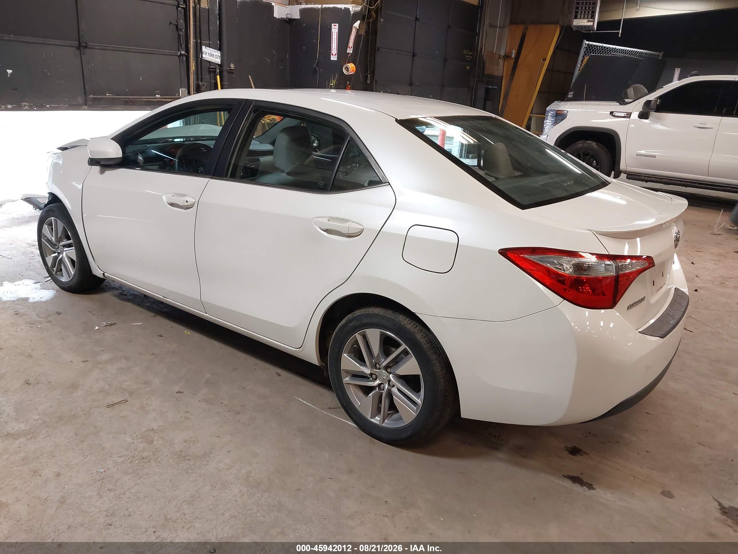 2015 Toyota Corolla Le Eco Plus White vin: 5YFBPRHE1FP191113