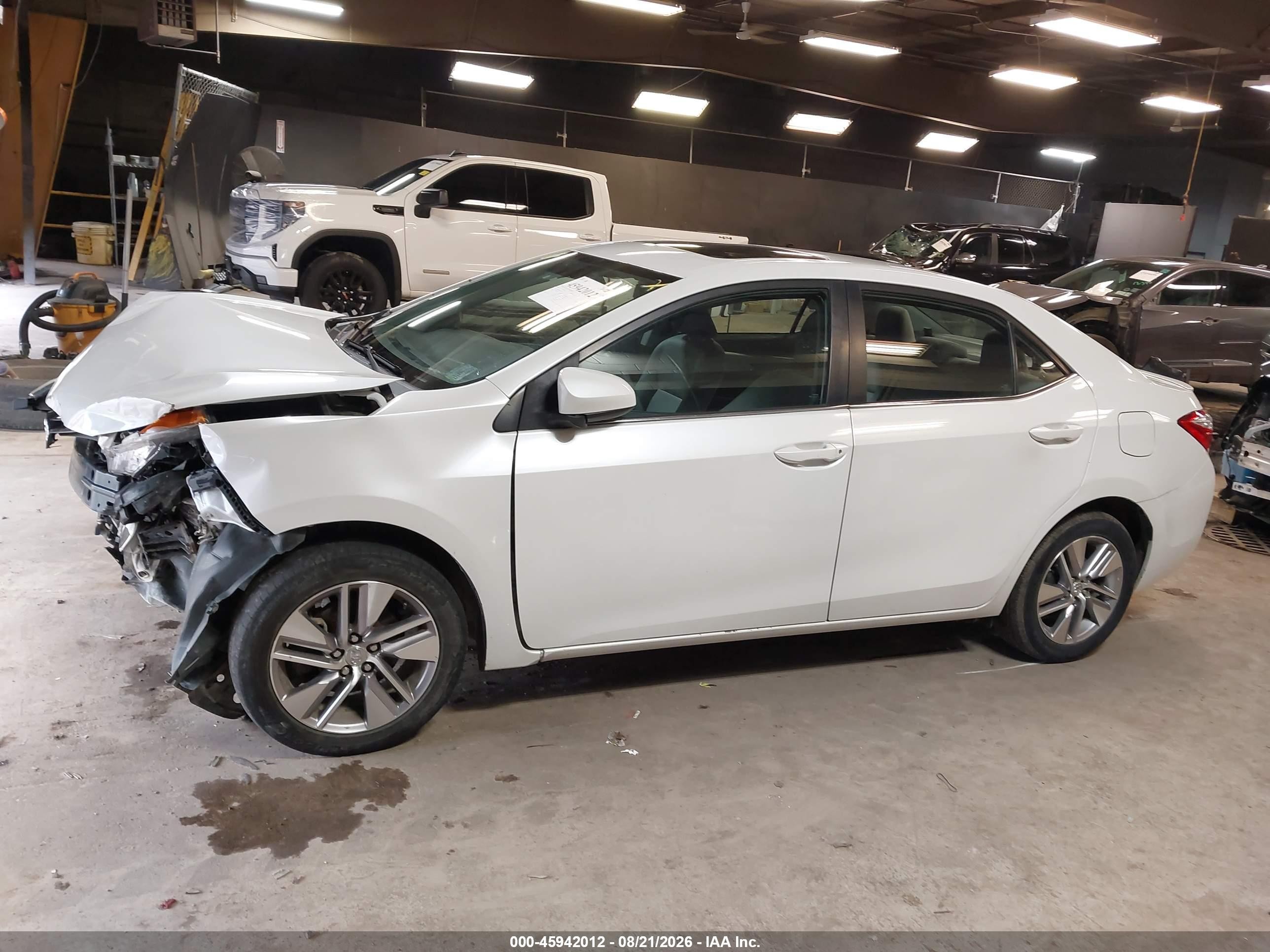 2015 Toyota Corolla Le Eco Plus White vin: 5YFBPRHE1FP191113