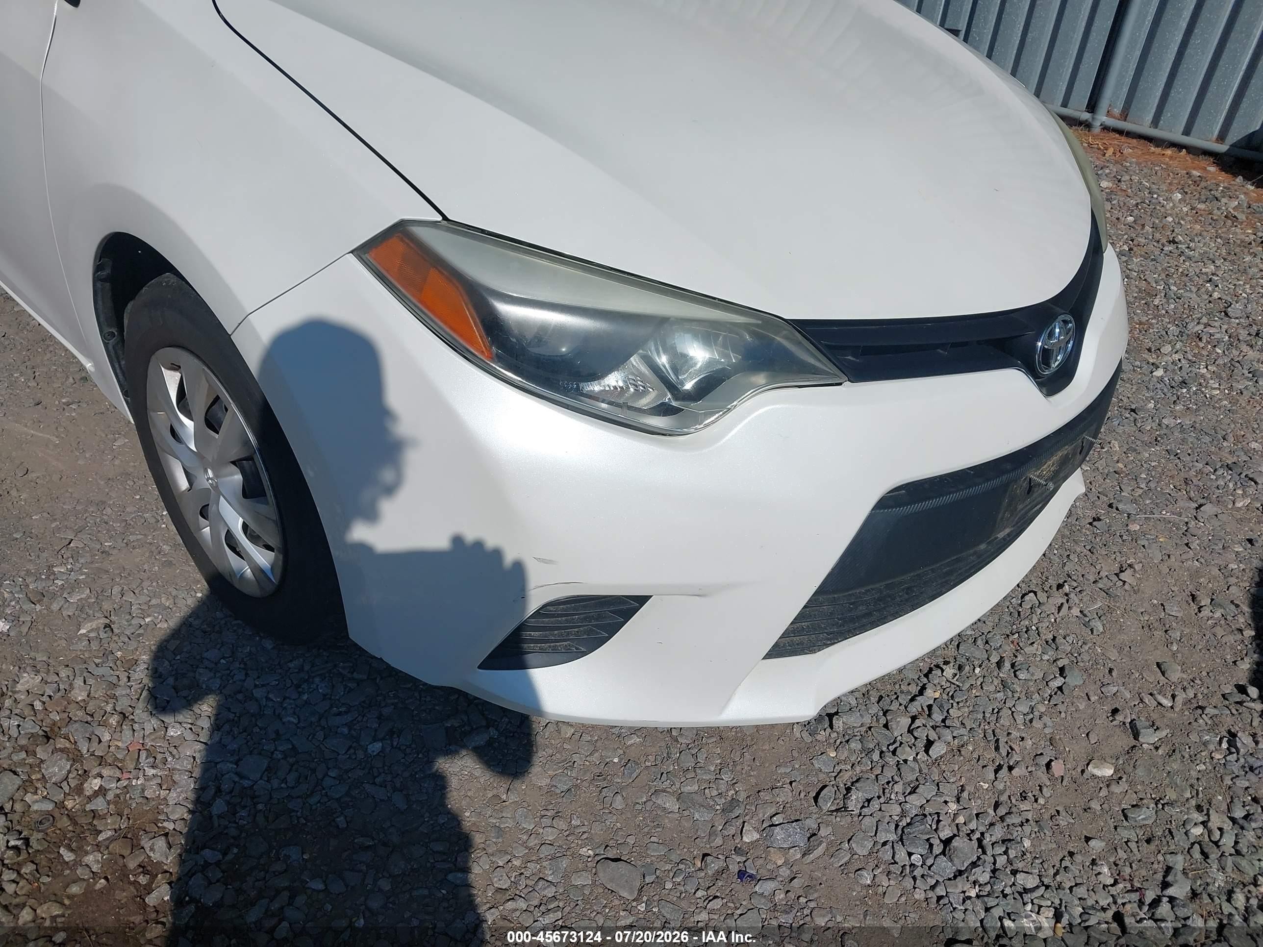 2014 Toyota Corolla Le Eco White vin: 5YFBPRHE2EP130917