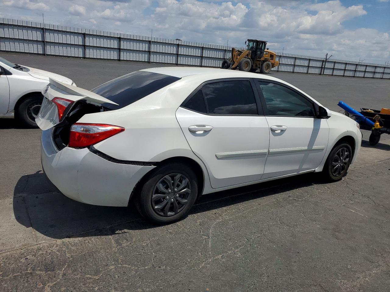 2015 Toyota Corolla Le Eco White vin: 5YFBPRHE2FP215323