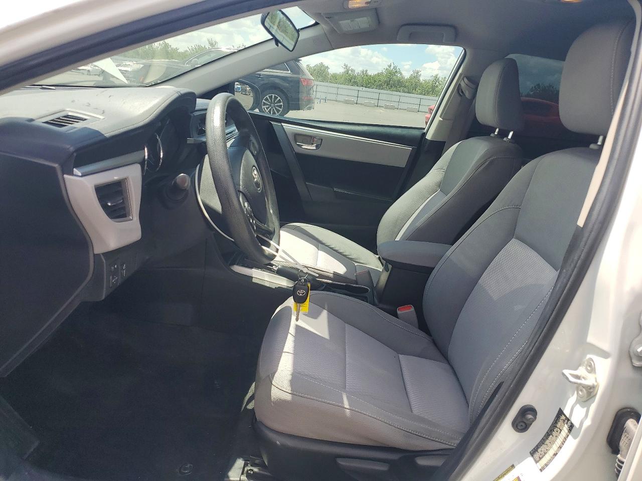 2015 Toyota Corolla Le Eco White vin: 5YFBPRHE2FP215323