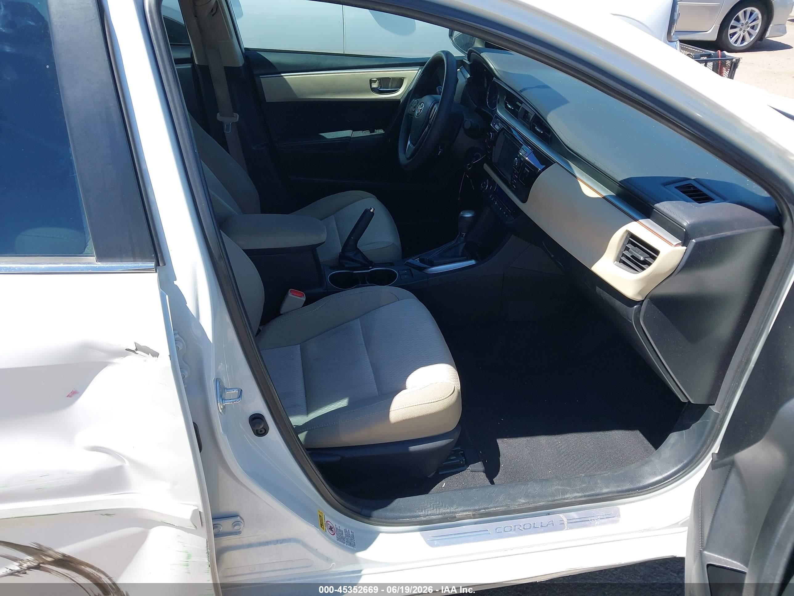 2014 Toyota Corolla Le Eco Plus Белый vin: 5YFBPRHE3EP123393