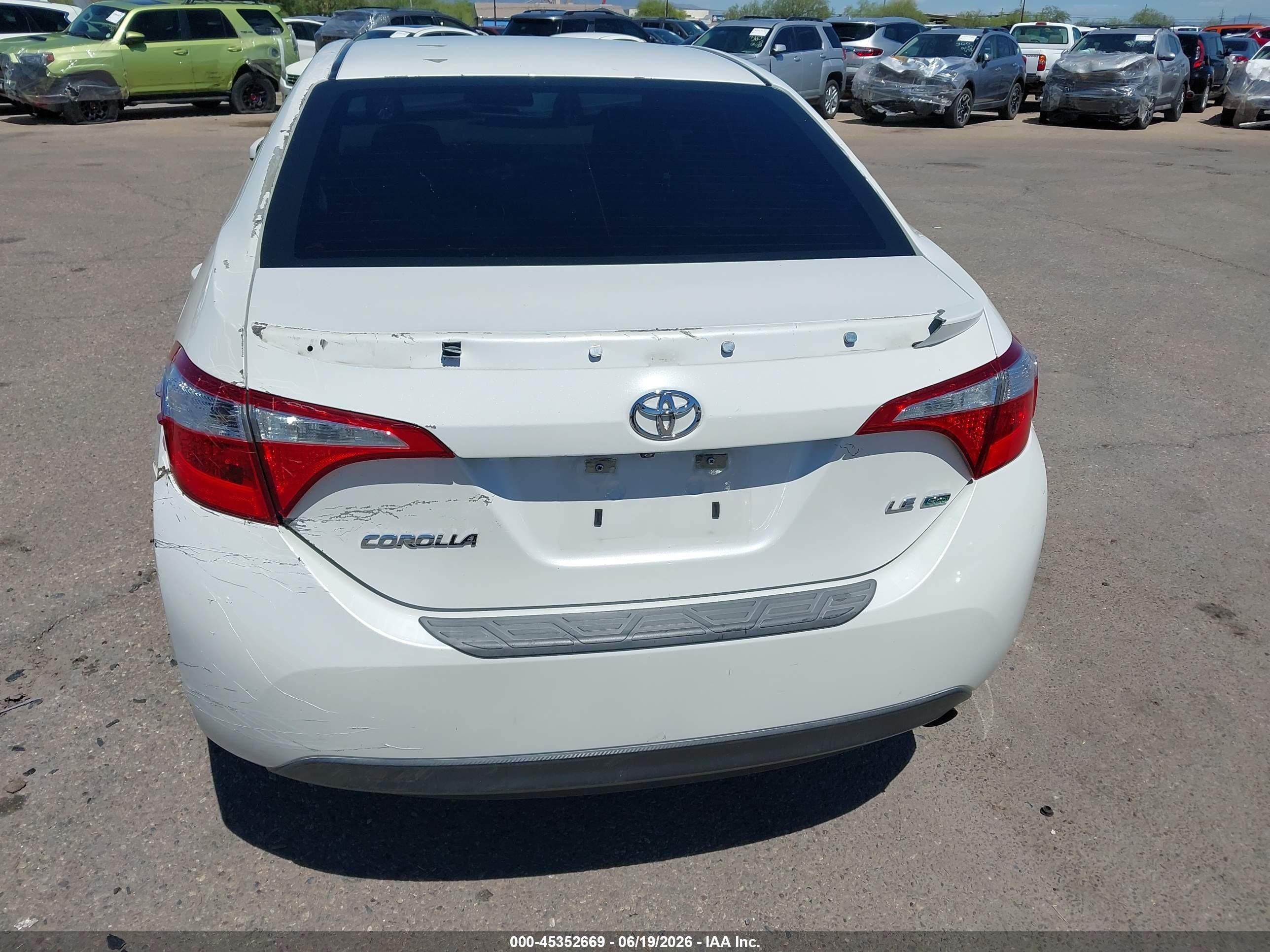2014 Toyota Corolla Le Eco Plus Белый vin: 5YFBPRHE3EP123393