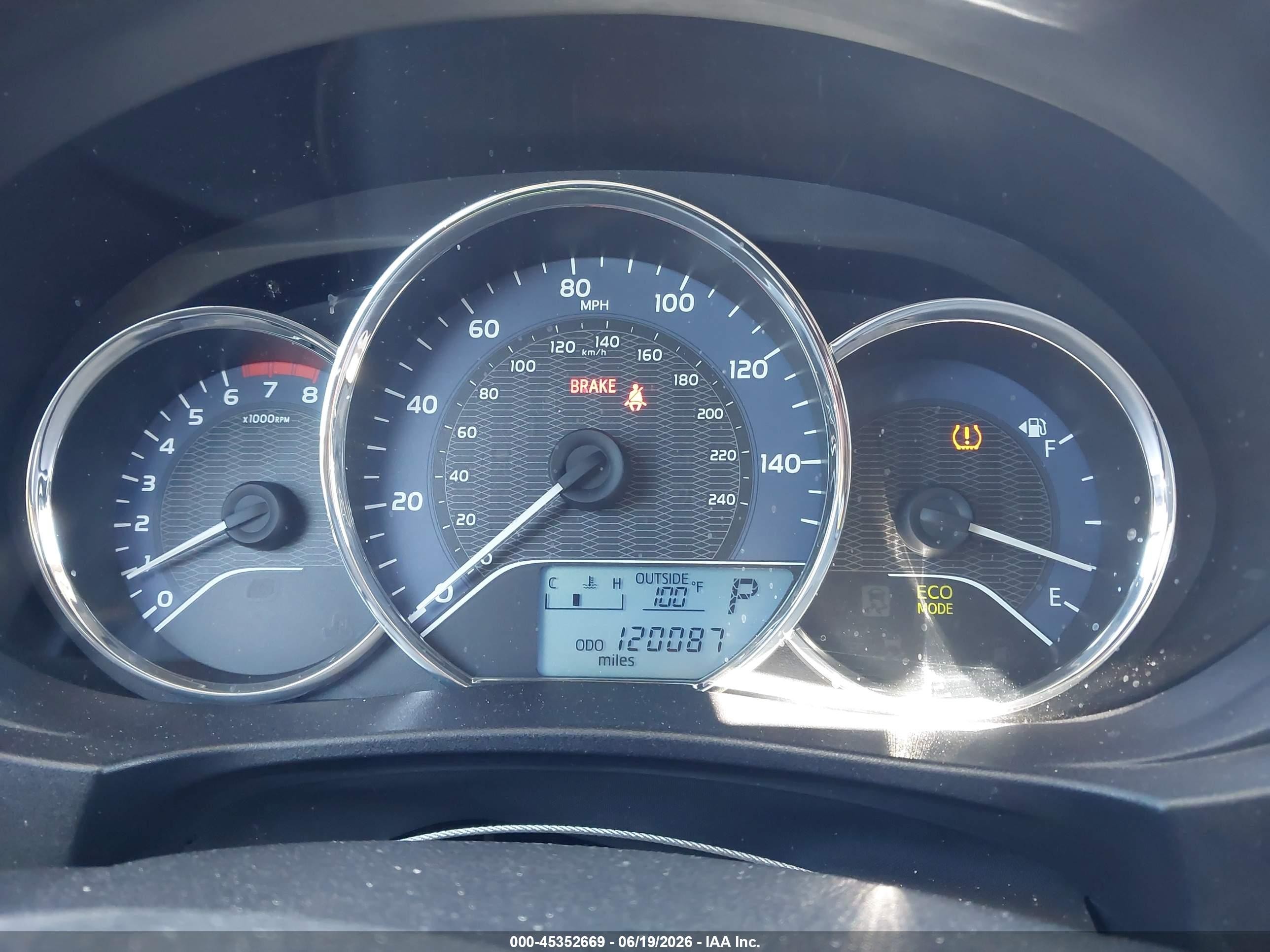 2014 Toyota Corolla Le Eco Plus Белый vin: 5YFBPRHE3EP123393