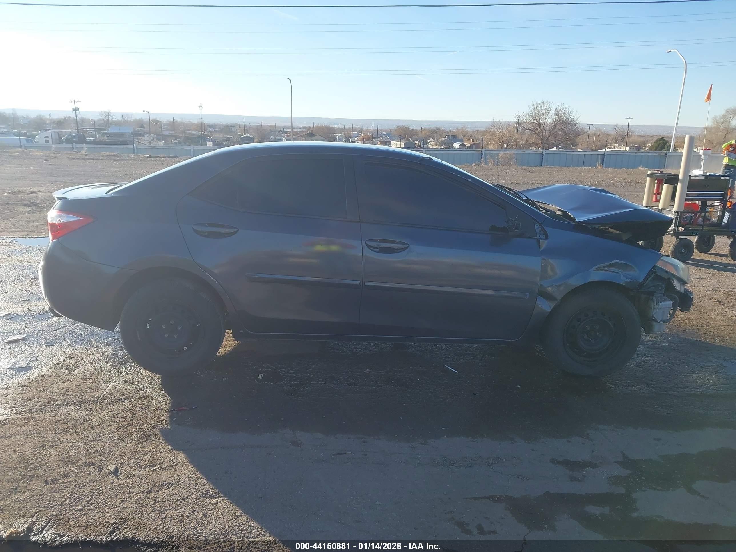 2015 Toyota Corolla Le Eco Dark Blue vin: 5YFBPRHE3FP180212