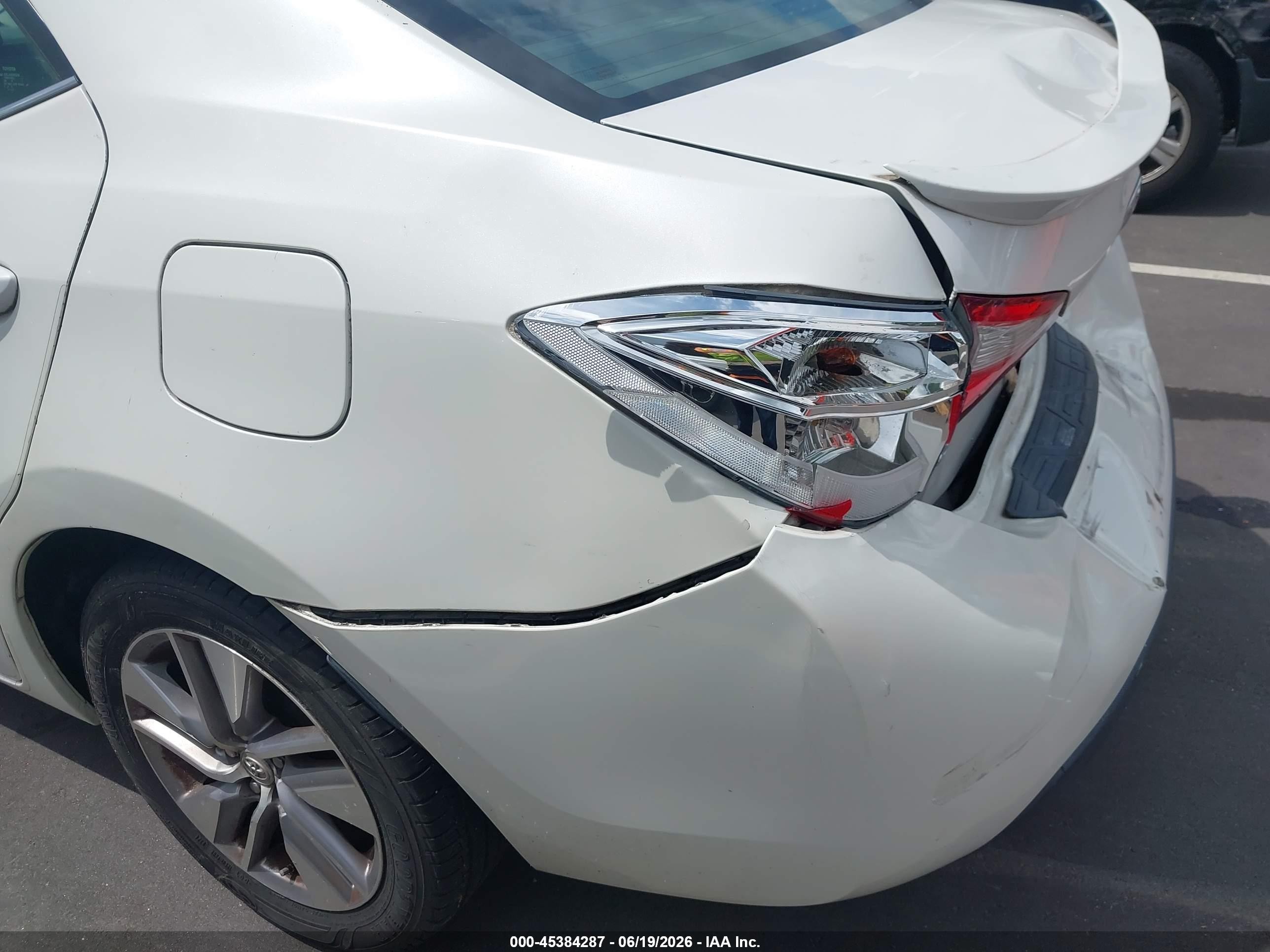 2015 Toyota Corolla Le Eco Plus White vin: 5YFBPRHE4FP192546