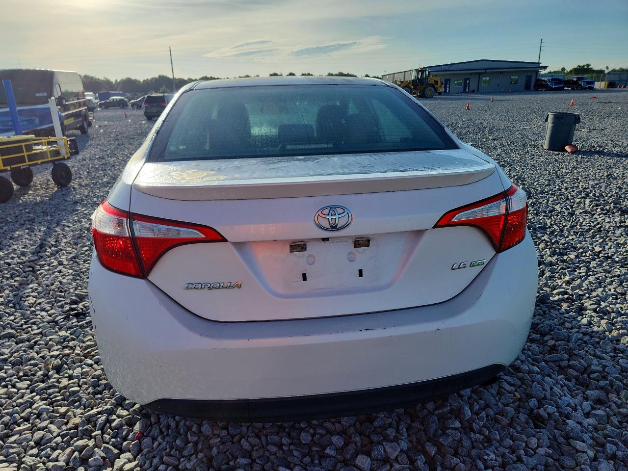 2015 Toyota Corolla Le Eco White vin: 5YFBPRHE4FP304987