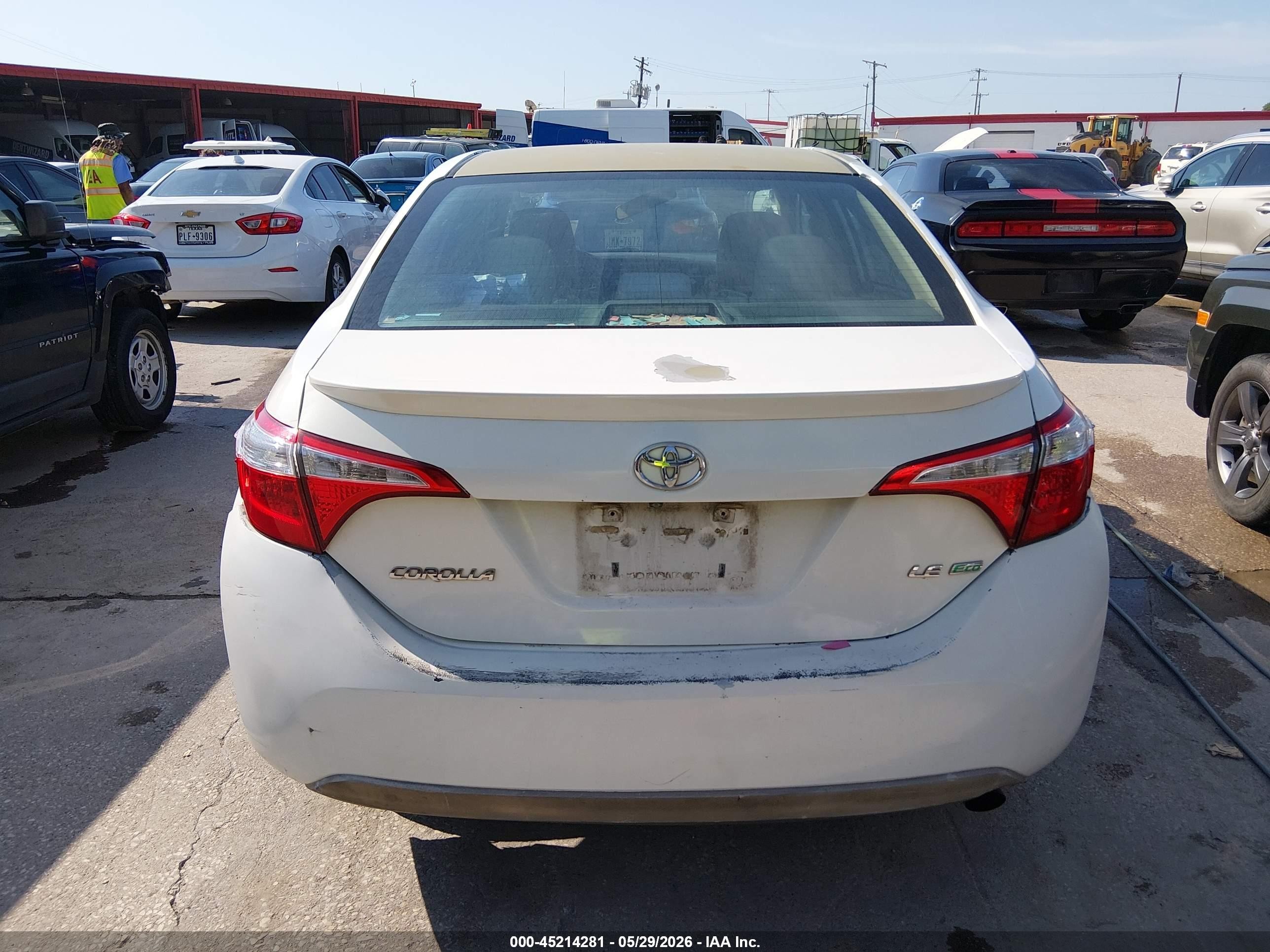 2014 Toyota Corolla Le Eco White vin: 5YFBPRHE6EP042680