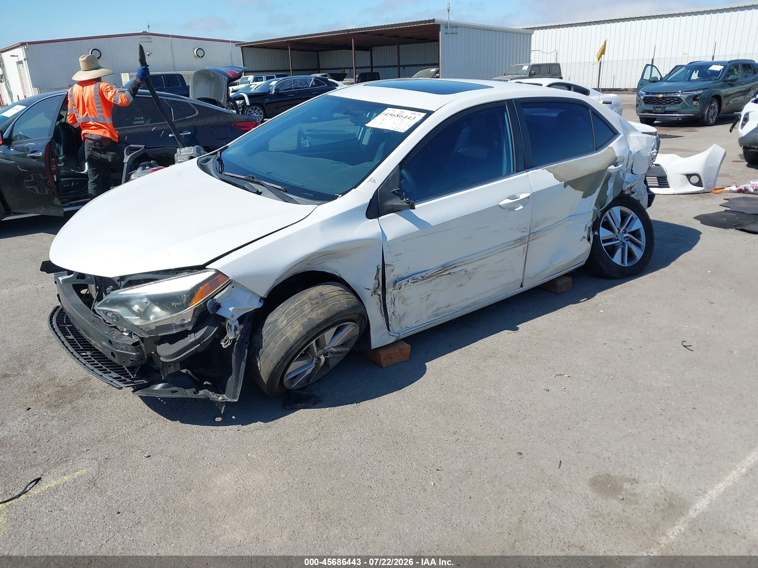 2014 Toyota Corolla Le Eco Premium Белый vin: 5YFBPRHE8EP108520