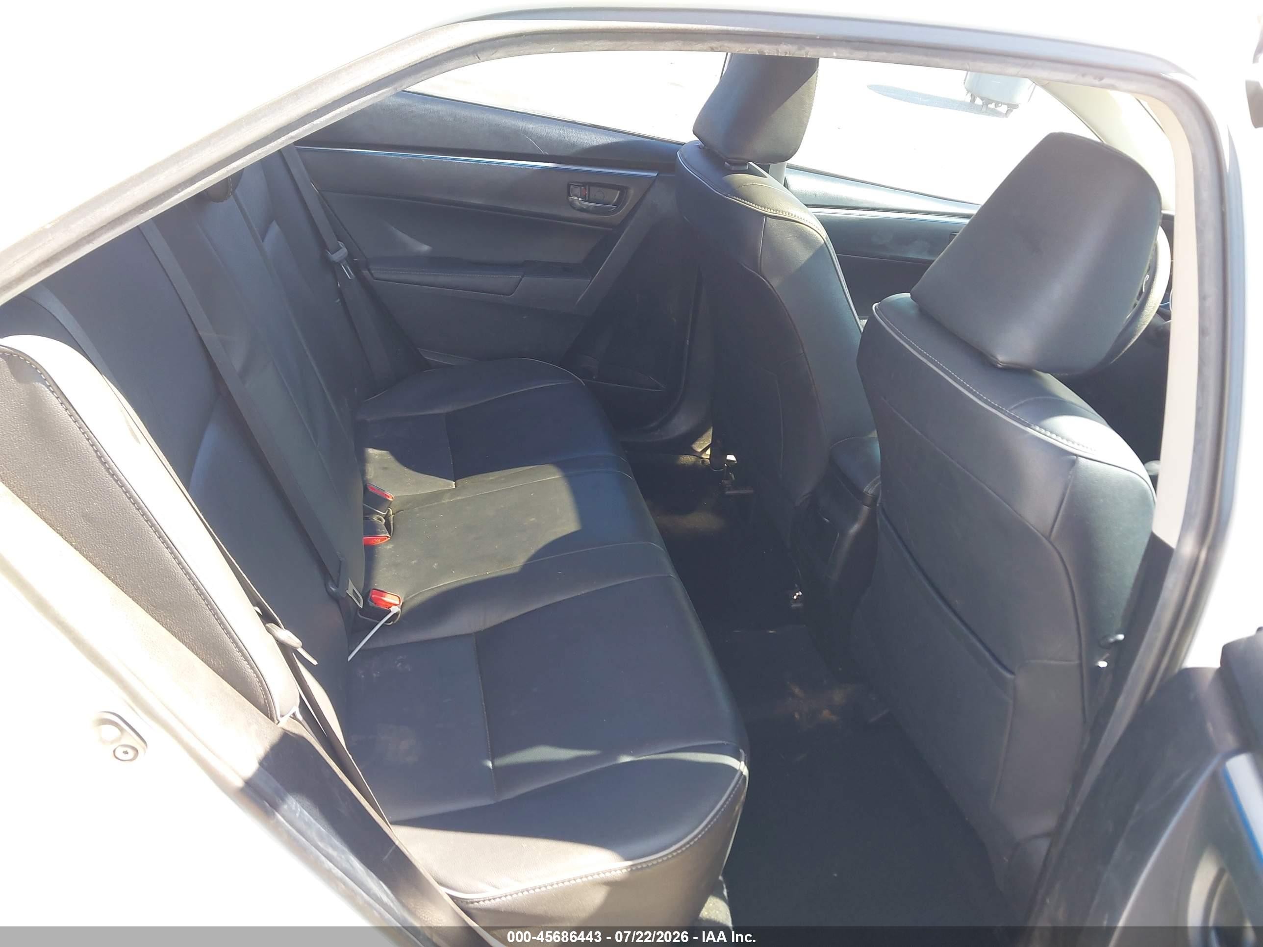 2014 Toyota Corolla Le Eco Premium Белый vin: 5YFBPRHE8EP108520