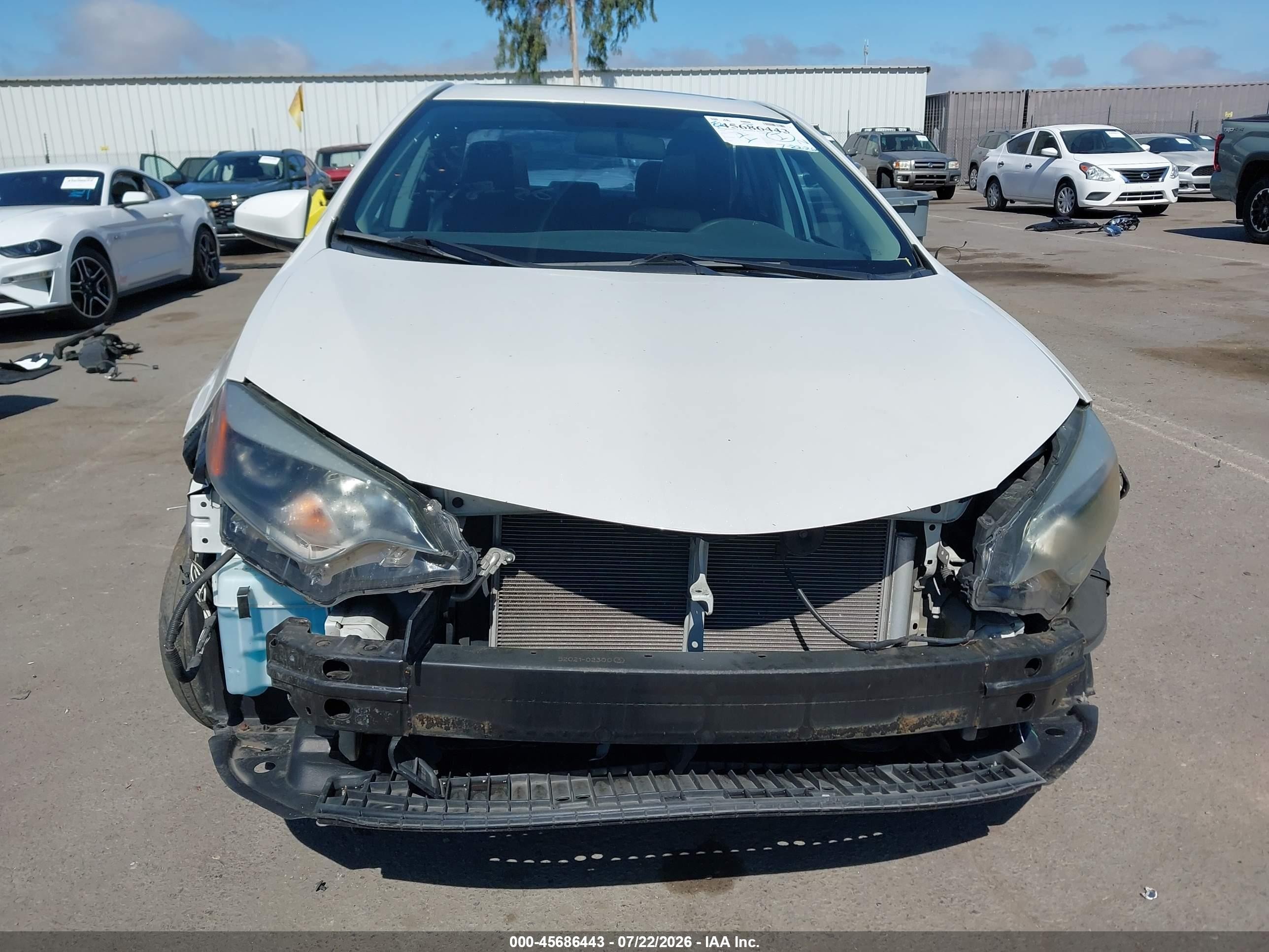2014 Toyota Corolla Le Eco Premium Белый vin: 5YFBPRHE8EP108520