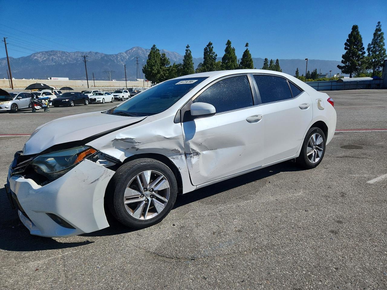 2015 Toyota Corolla Le Eco Plus Белый vin: 5YFBPRHE8FP183543