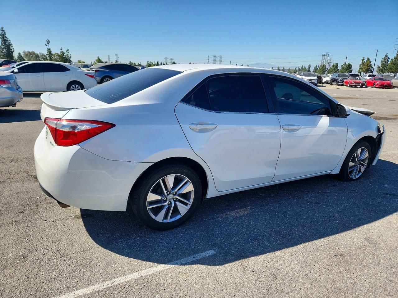 2015 Toyota Corolla Le Eco Plus White vin: 5YFBPRHE8FP183543