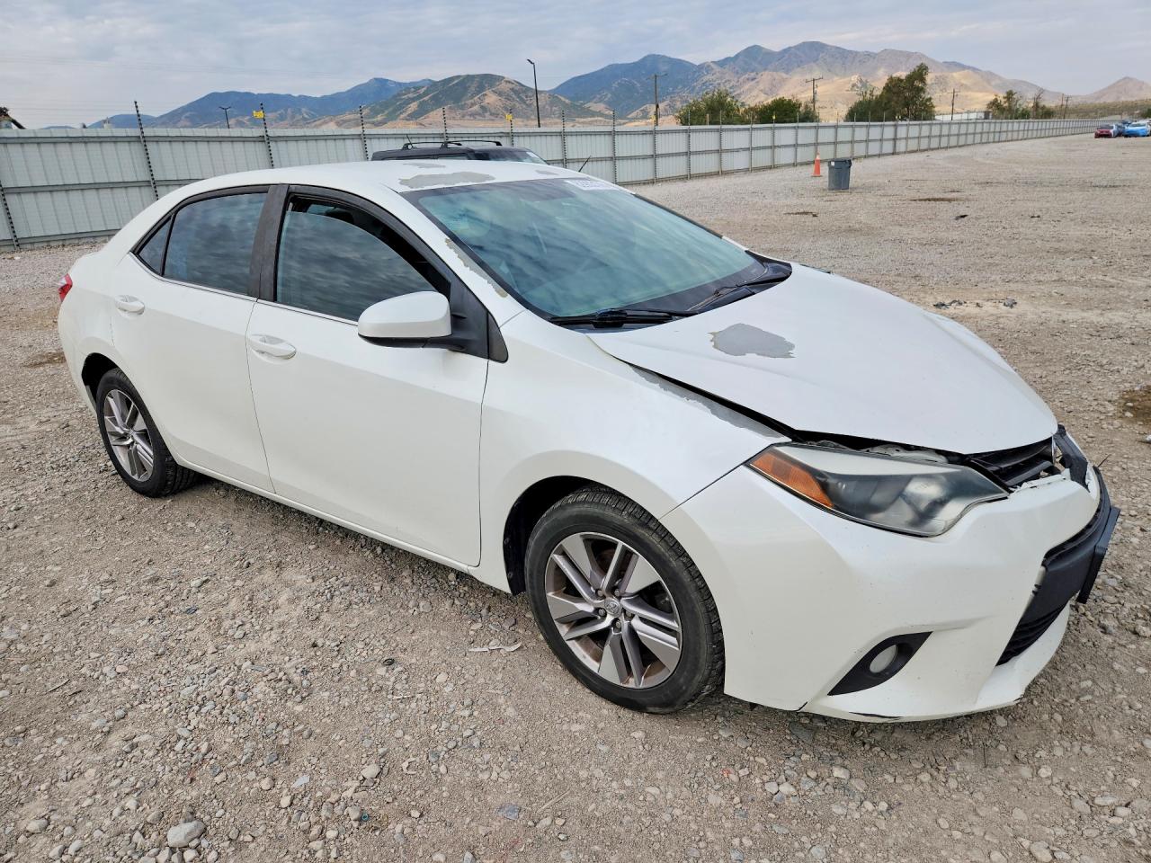 2014 Toyota Corolla Le Eco Plus White vin: 5YFBPRHE9EP125388