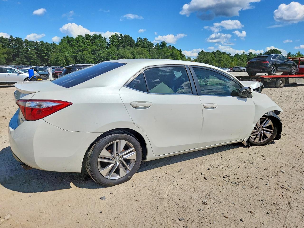 2014 Toyota Corolla Le Eco Plus White vin: 5YFBPRHEXEP004529