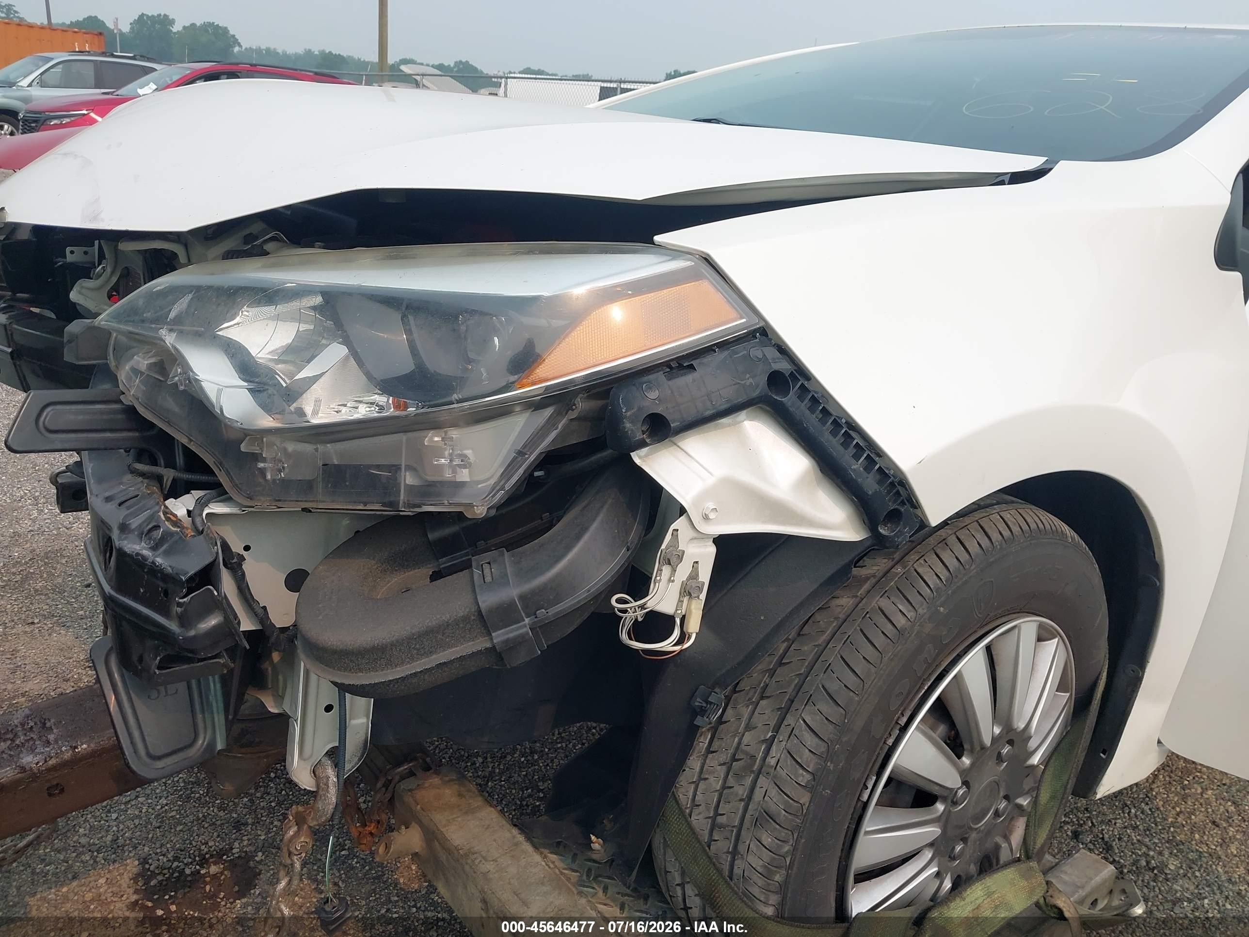 2014 Toyota Corolla Le Eco White vin: 5YFBPRHEXEP046053