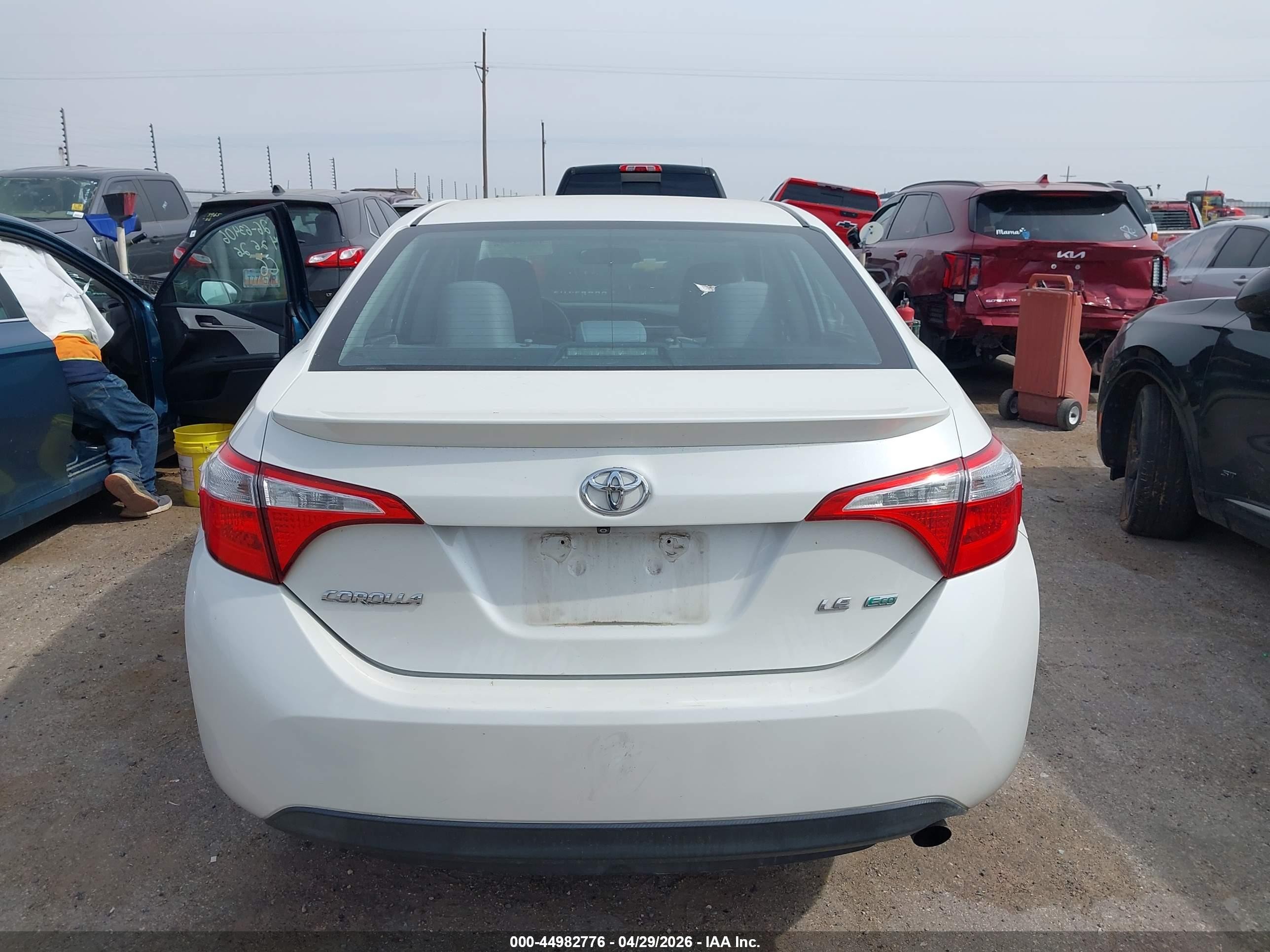 2015 Toyota Corolla Le Eco Plus Белый vin: 5YFBPRHEXFP184421
