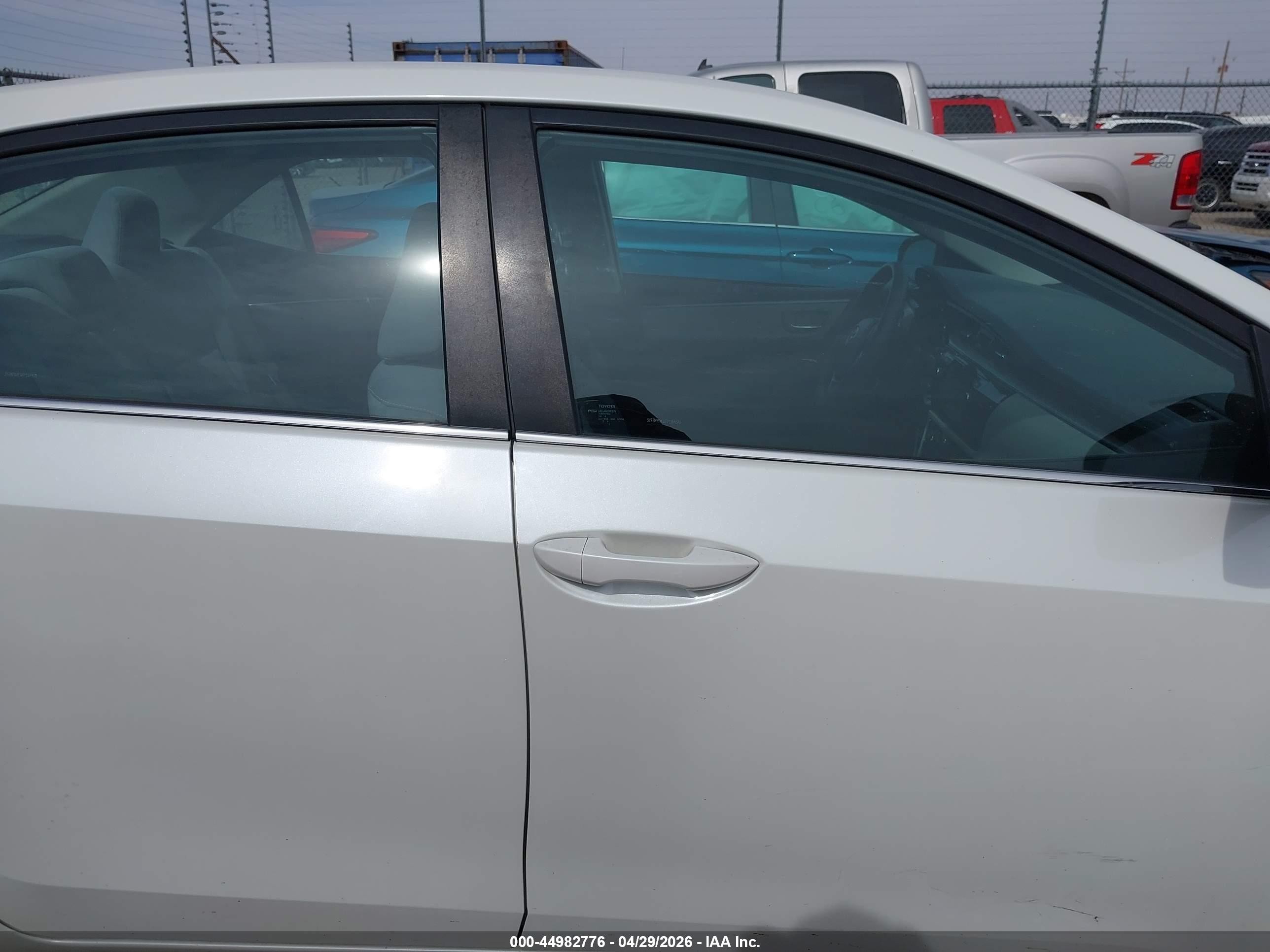 2015 Toyota Corolla Le Eco Plus Белый vin: 5YFBPRHEXFP184421