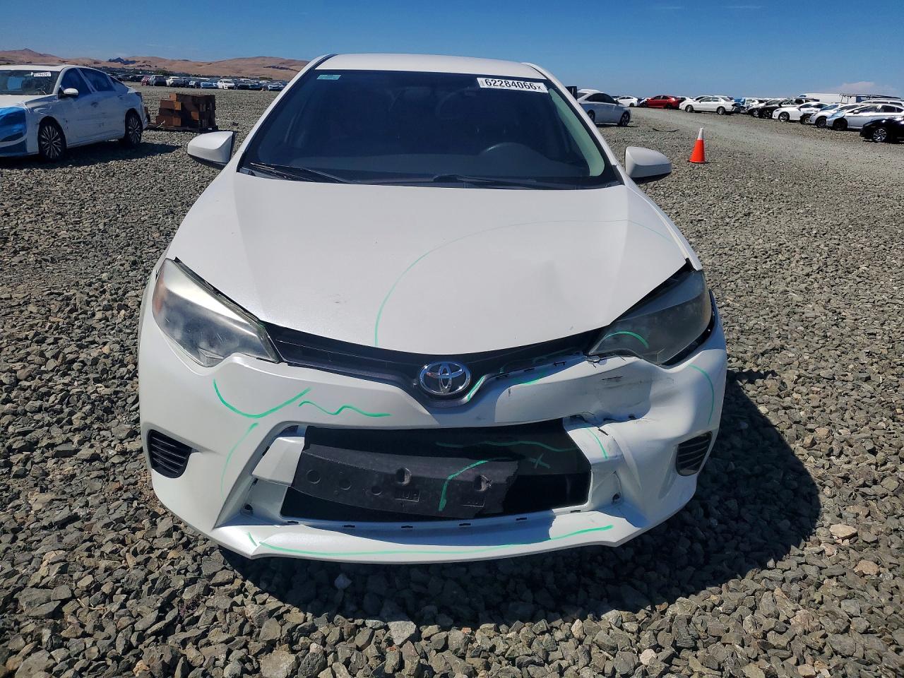 2015 Toyota Corolla Le Eco White vin: 5YFBPRHEXFP262745