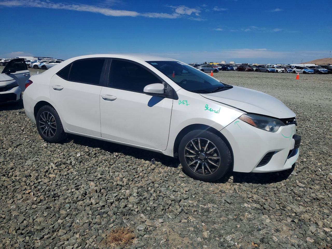 2015 Toyota Corolla Le Eco White vin: 5YFBPRHEXFP262745